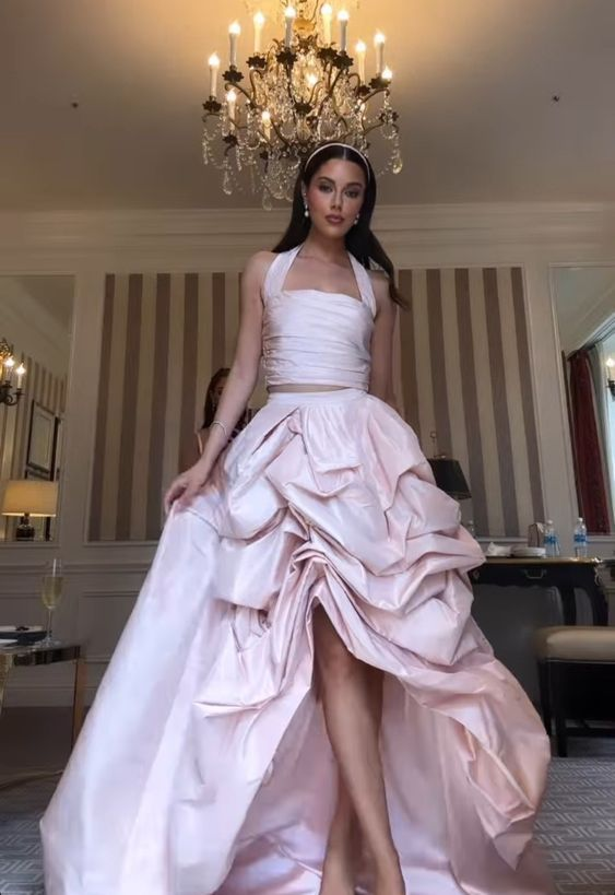Elegant Halter A-Line Long Prom Dress for Formal Party - Style J4973 | Perfect for Homecoming, Prom Night, and Evening Galas