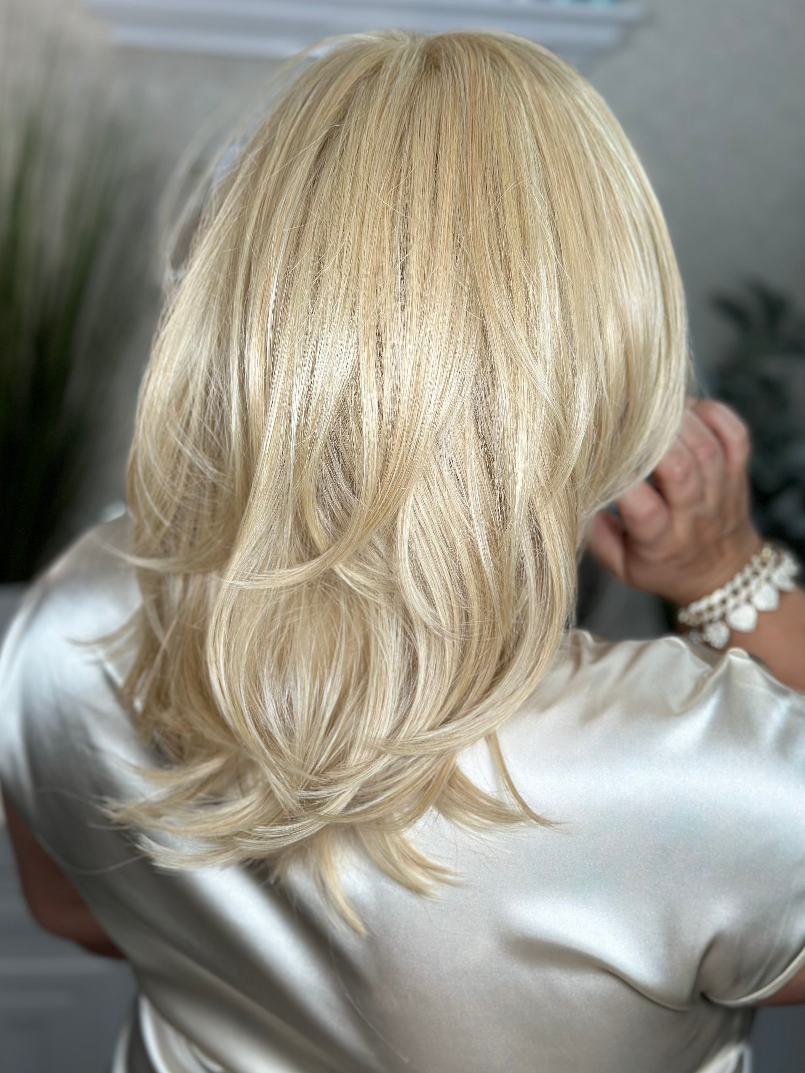 ELEGANCE AWAITS Champagne Blonde Lace Front Wig - No Root Human Hair Wig for Women, Perfect for Parties, Weddings & Special Occasions