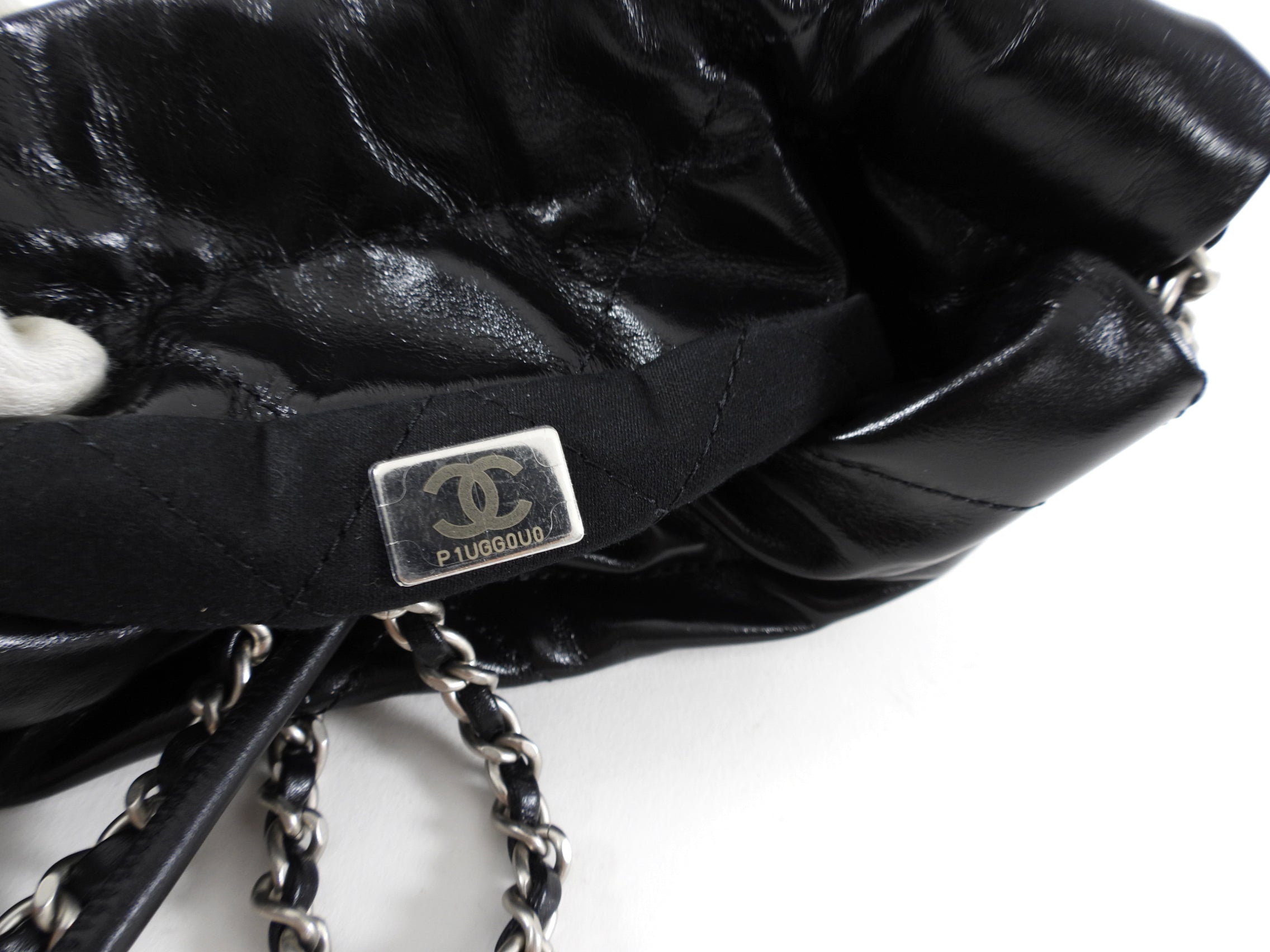 Chanel 22 Black Glossed Leather Mini Chain Bag with Logo - Luxury Designer Crossbody Purse for Women, Perfect for Evening Parties & Date Nights