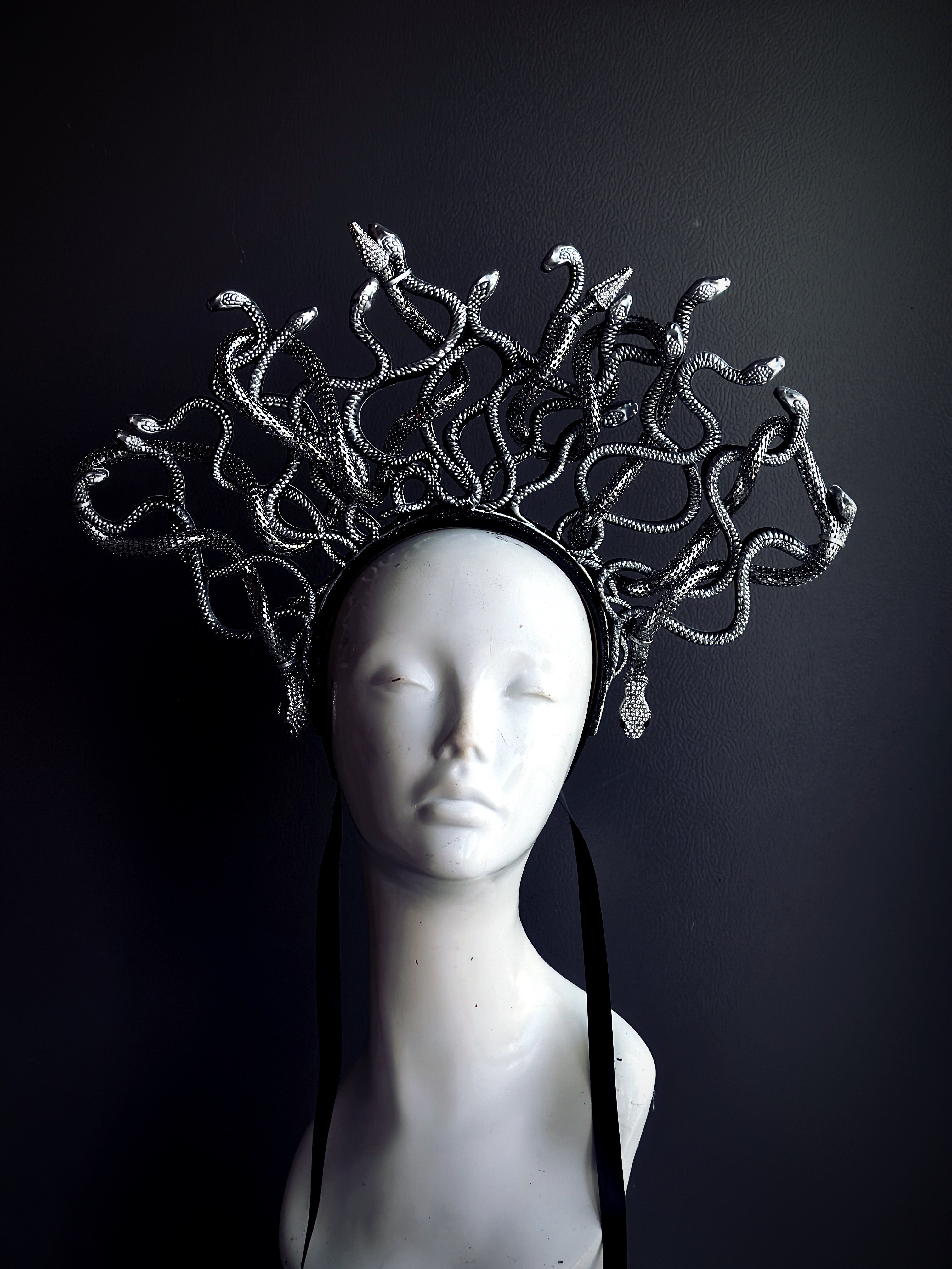 Medusa Snake Headpiece - Greek Mythology Costume Accessory for Halloween, Cosplay, and Themed Parties | Elegant and Unique Hair Crown for Women