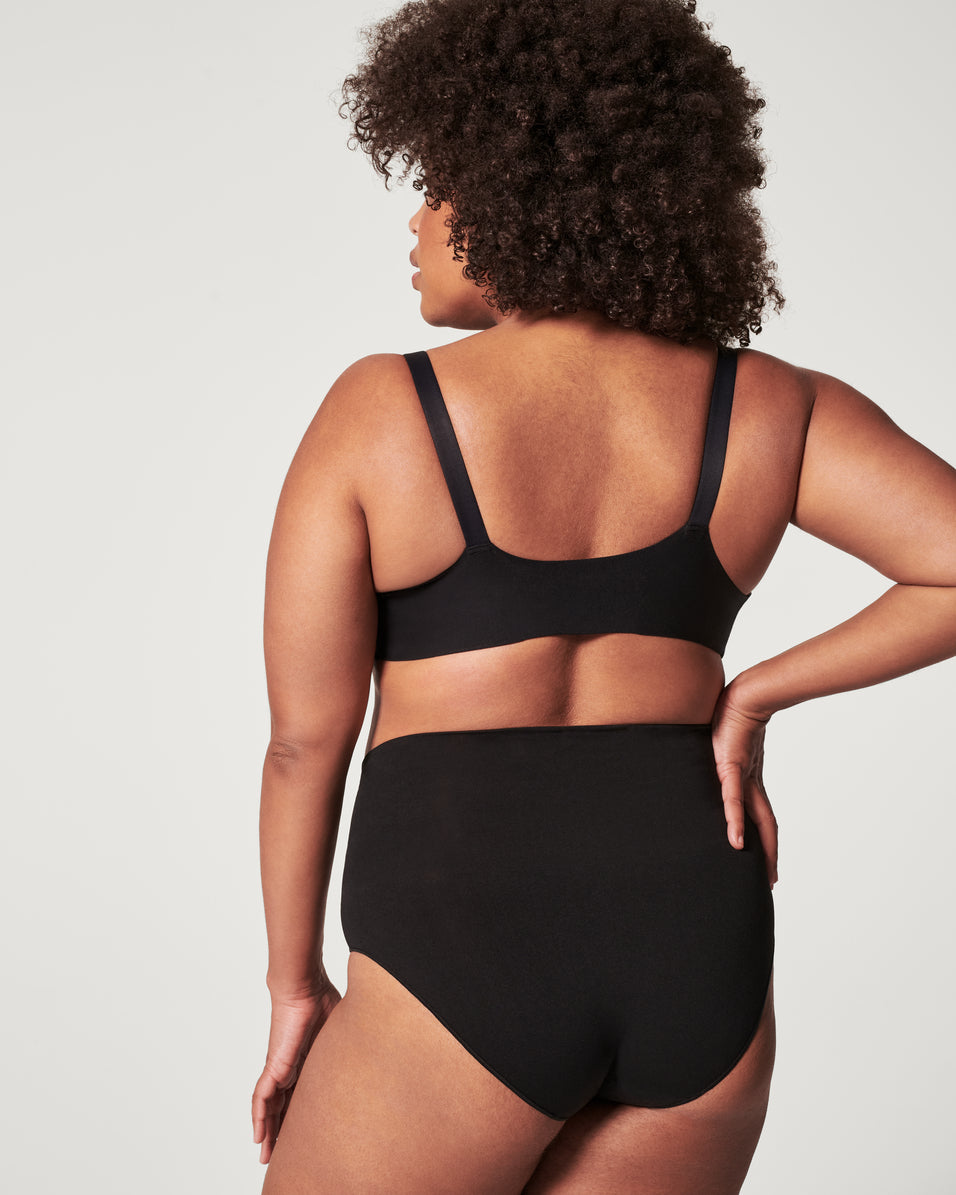SPANX Smooth Adjustable Full Coverage Bra - Wireless Comfort for Everyday Wear - Perfect for Work, Yoga & Relaxation