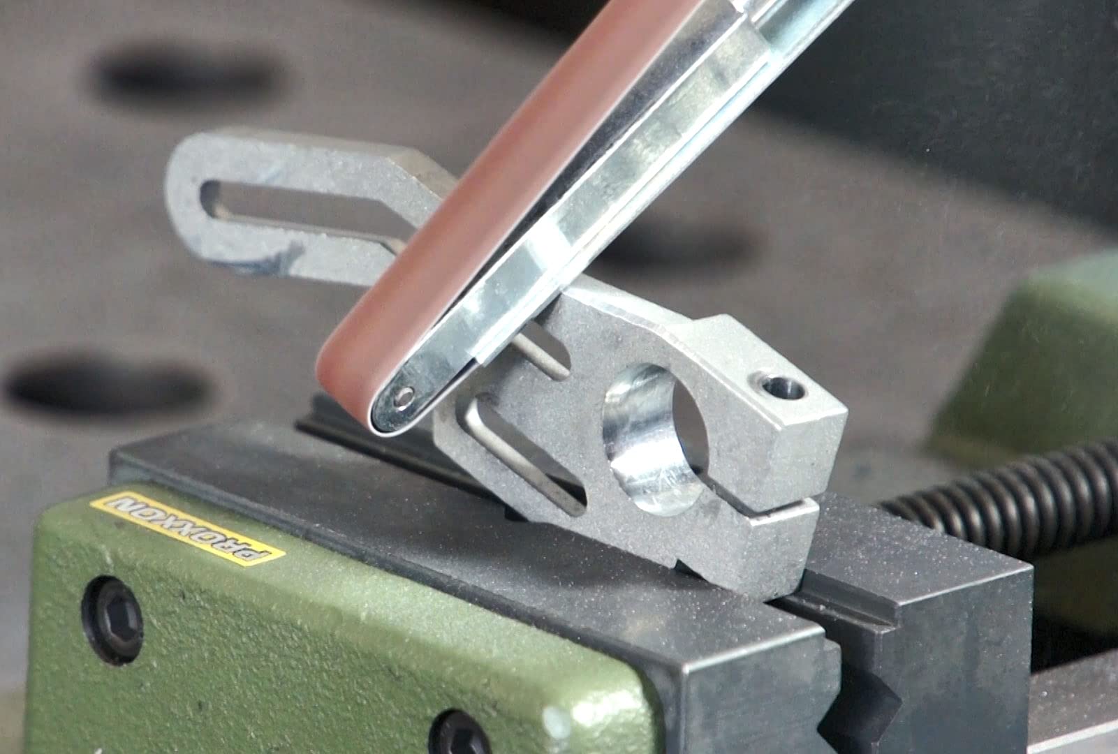PROXXON Belt Sander BS/E, 38536 - Compact & Powerful Green Belt Sander for Woodworking, Metal Polishing & DIY Projects - Perfect for Home Workshops & Professional Use
