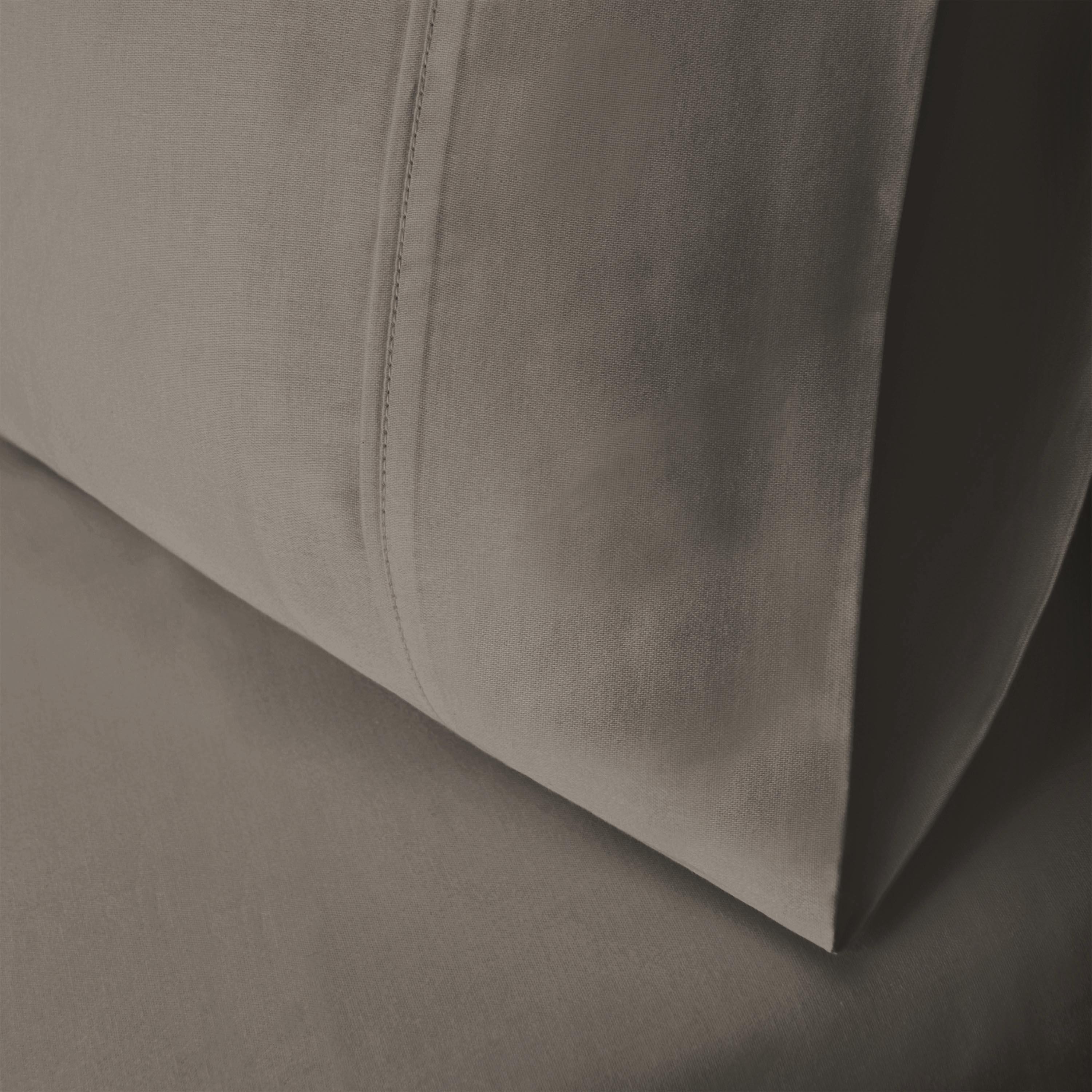 Premium 600 Thread Count Cotton Blend Pillowcase Set - Soft & Breathable for Ultimate Comfort - Perfect for Bedroom, Hotel, and Home Decor