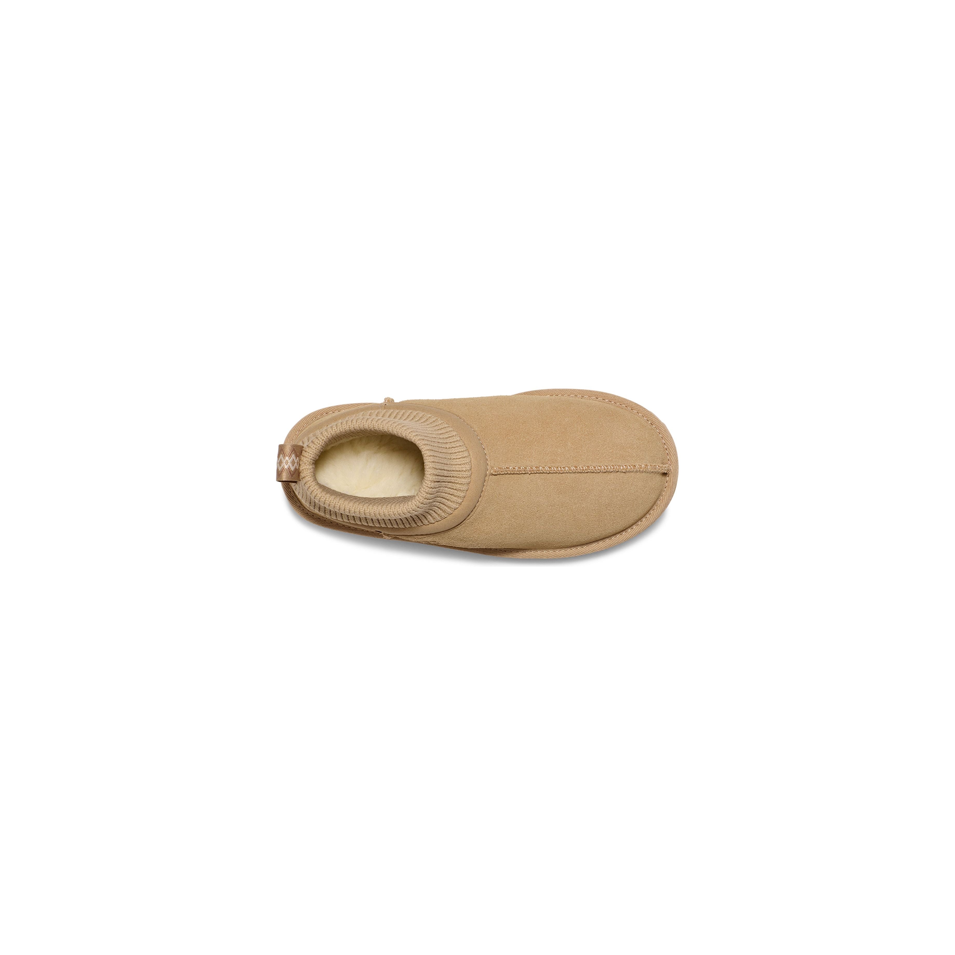 UGG Kid's Classic Ultra Stretch Cuff Boots - Warm Winter Snow Boots for Girls & Boys - Cozy & Comfortable for Outdoor Play, School & Cold Weather
