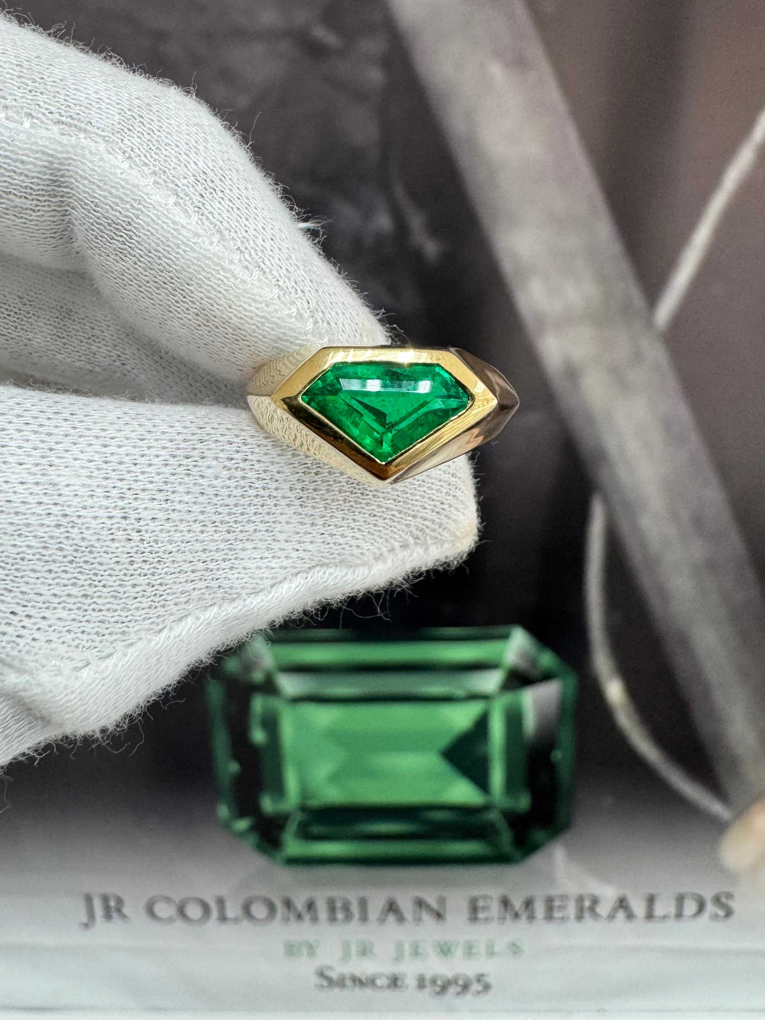 1.61 Carat Bezel Set Superman Cut Emerald Solitaire Ring in 18K Gold - Elegant Engagement & Wedding Jewelry for Women
