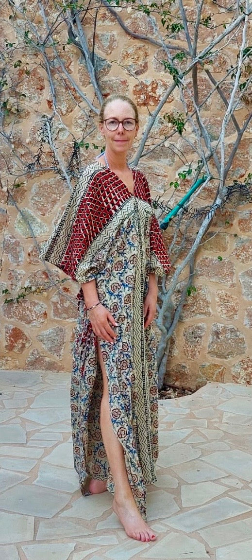 Flori Kaftan - Elegant Floral Print Summer Beach Cover Up | Perfect for Vacation, Poolside, and Boho Fashion