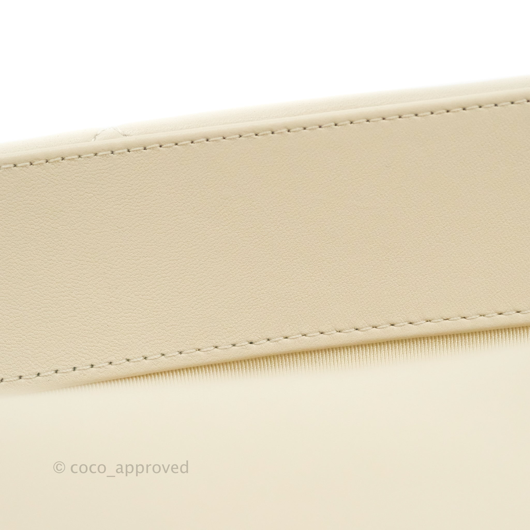 Chanel 19 Medium Flap Bag in Ivory with Mixed Hardware - Luxury Designer Handbag for Women, Perfect for Everyday Use & Special Occasions