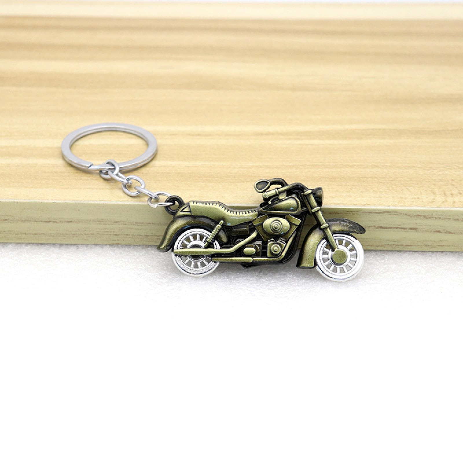 2-Piece Golf Keychain Set - Stylish White Bag Pendant for Golf Enthusiasts | Perfect for Golf Bags, Backpacks & Gift Giving