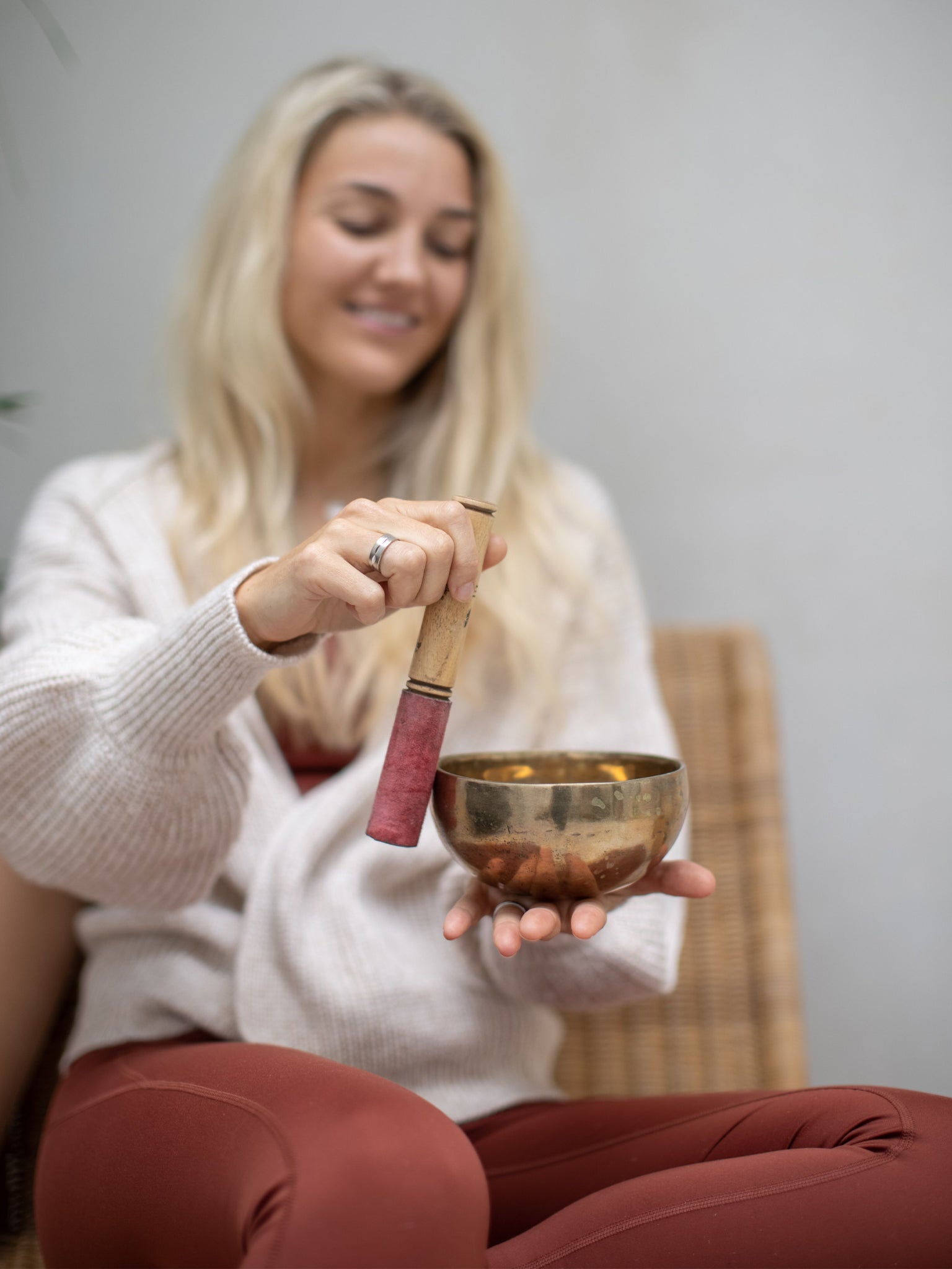 Yogamatters Medium Singing Bowl for Meditation & Relaxation - Perfect for Yoga, Sound Healing & Mindfulness Practices