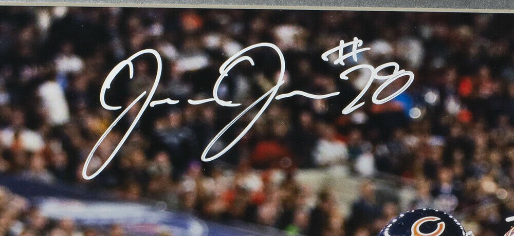 Josh Jacobs Autographed Framed 16x20 Las Vegas Raiders Football Photo with BAS ITP COA - Perfect for Raiders Fans, Sports Memorabilia Collectors & Man Cave Decor