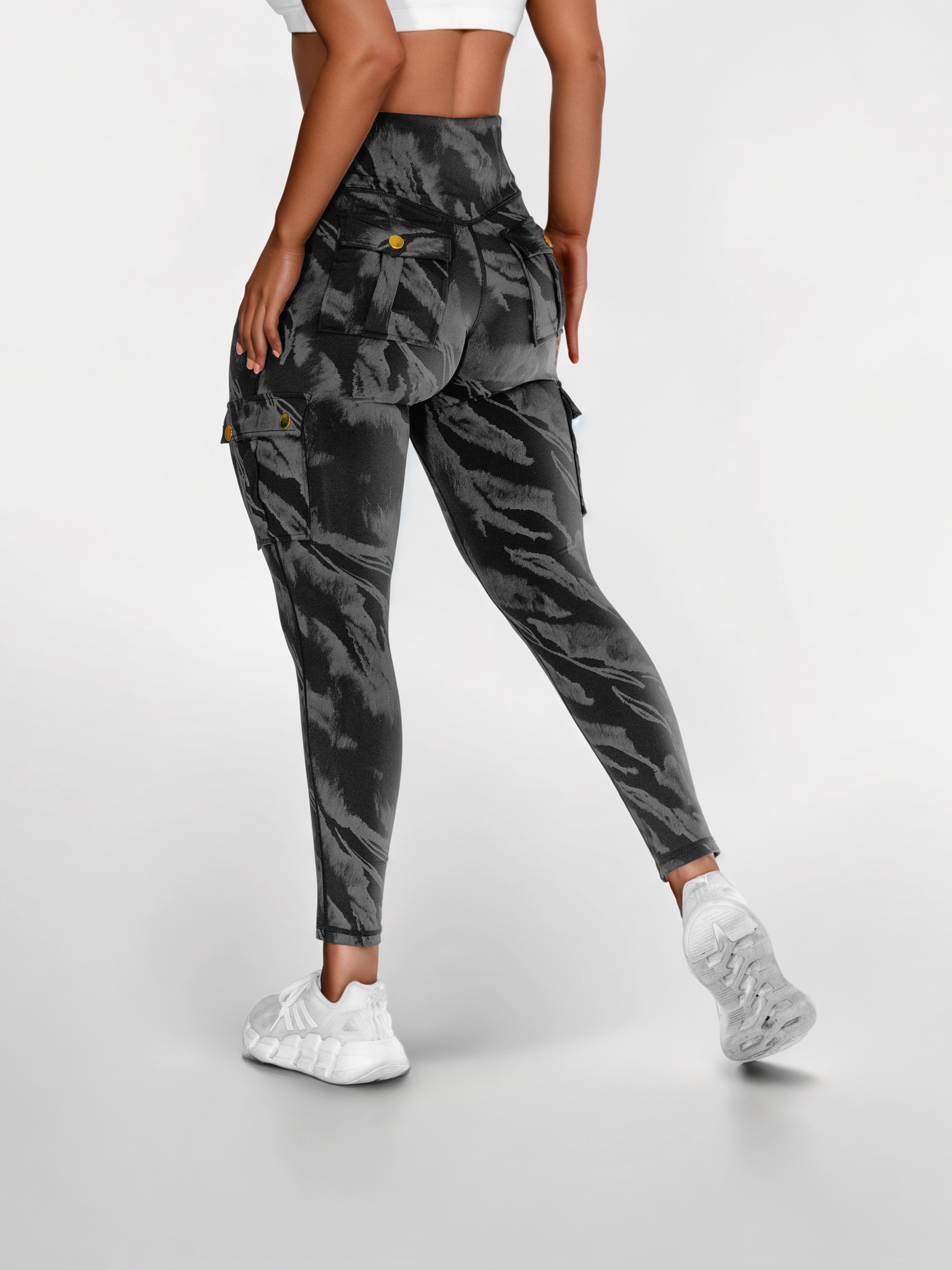 ZASUWA Women's Unique Print Pocket Cargo Leggings - Stylish & Functional Workout Pants for Yoga, Running & Outdoor Activities