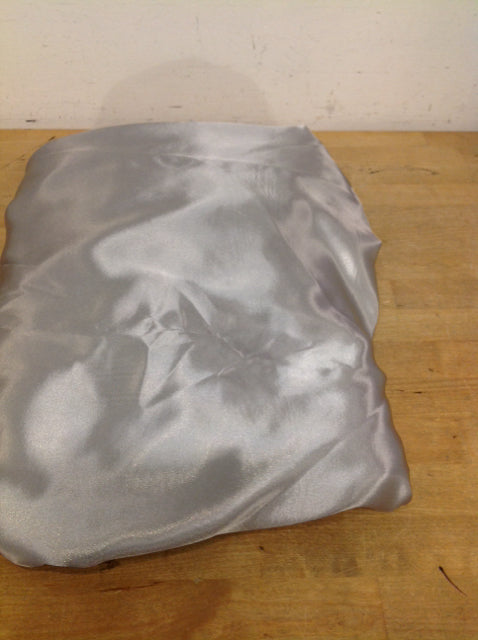 Elegant Silver Round Tablecloth for Dining & Events - Perfect for Weddings, Parties & Home Decor