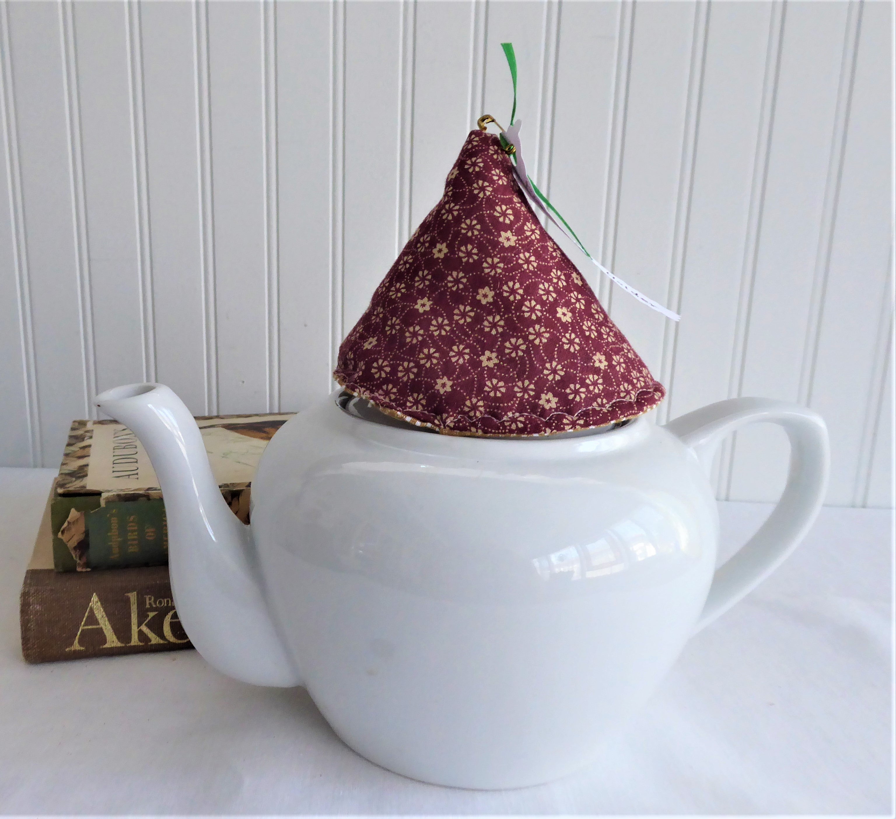 Premium Padded Knob Holder - Reddish Brown & Tan Teapot Lid Grip with Checkered Interior Design | Heat-Resistant & Secure Hold for Tea Pots, Kettles, and Kitchen Utensils | Ideal for Tea Lovers & Home Cooks