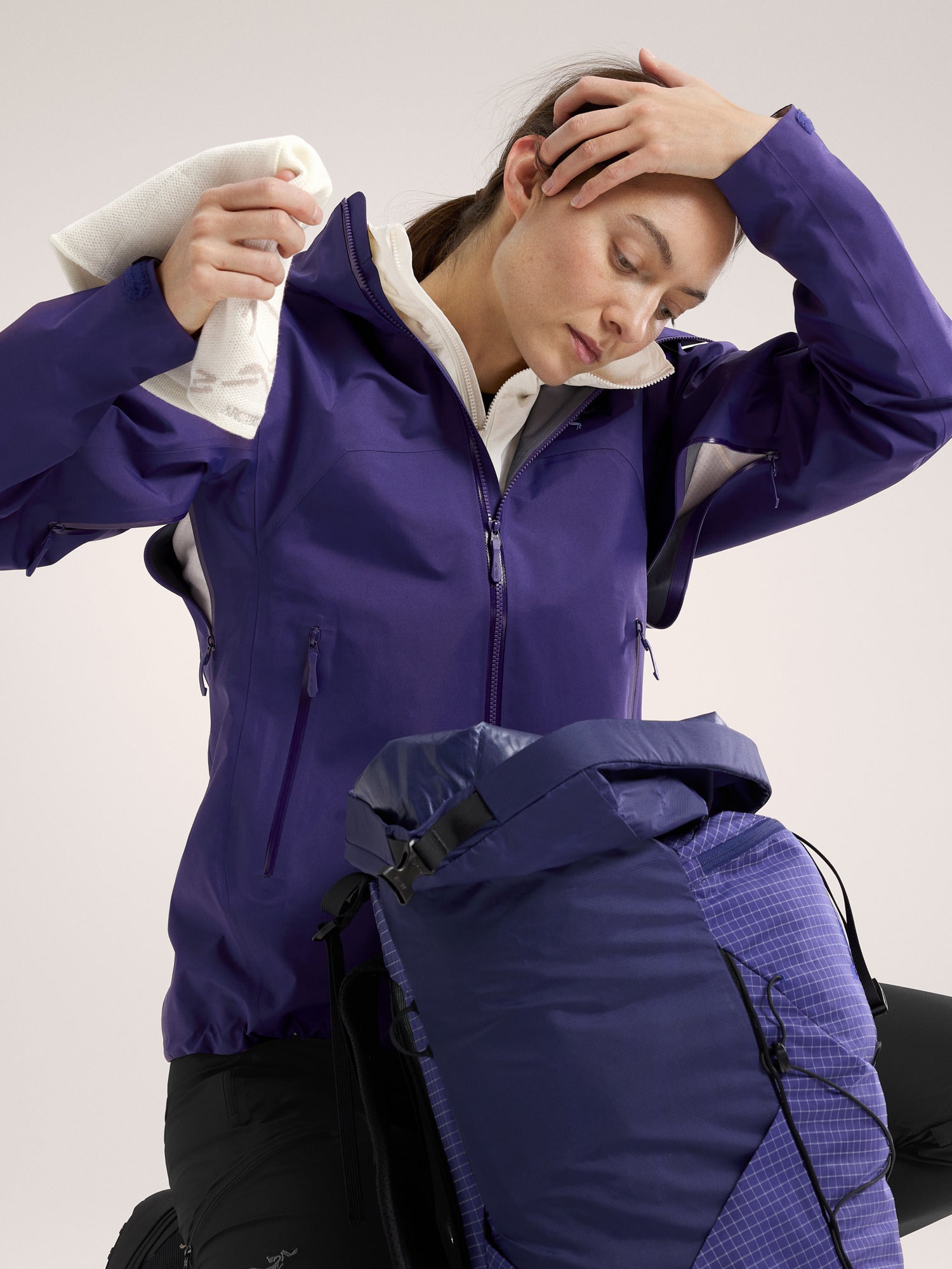 Women's Beta SL Jacket - Lightweight Waterproof Hiking Shell for Outdoor Adventures | Perfect for Trail Running, Camping & Travel
