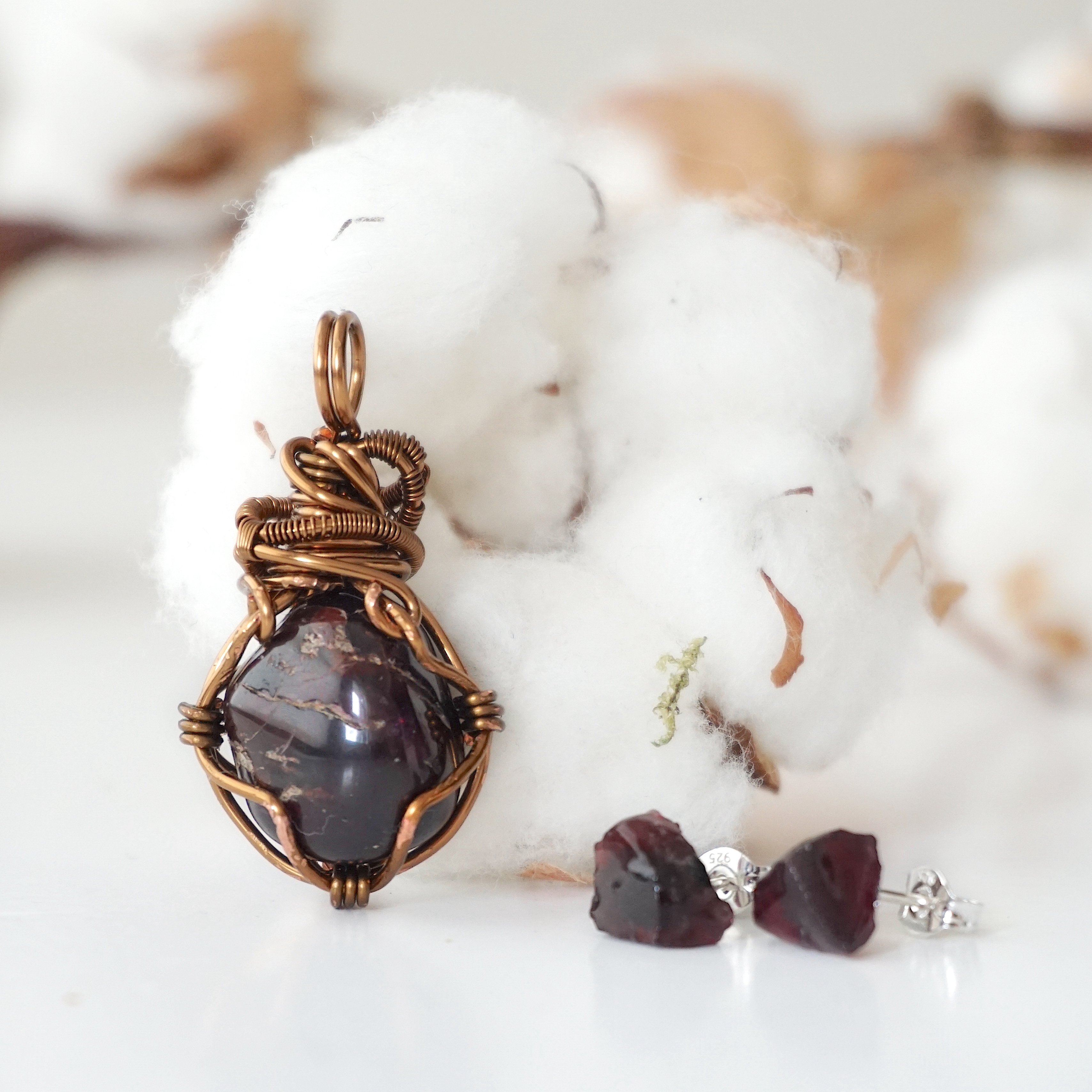 Exquisite Garnet Jewelry Gift Set in Antique Bronze & Silver - Perfect for Birthdays, Anniversaries & Special Occasions