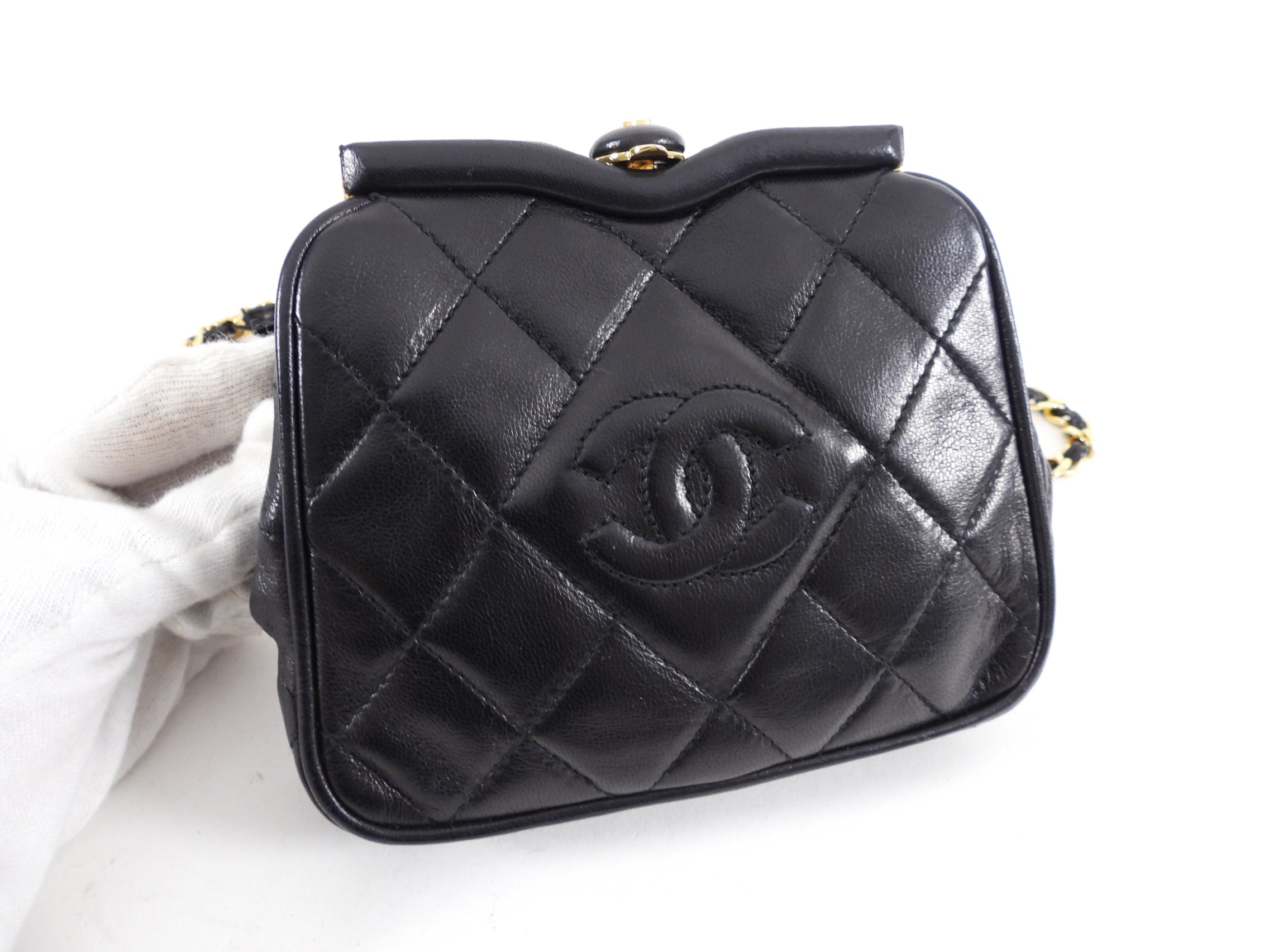 Vintage Chanel 1989 Black Lambskin Quilted Chain Shoulder Bag - Classic Luxury Crossbody Purse for Women, Perfect for Evening Parties & Date Nights