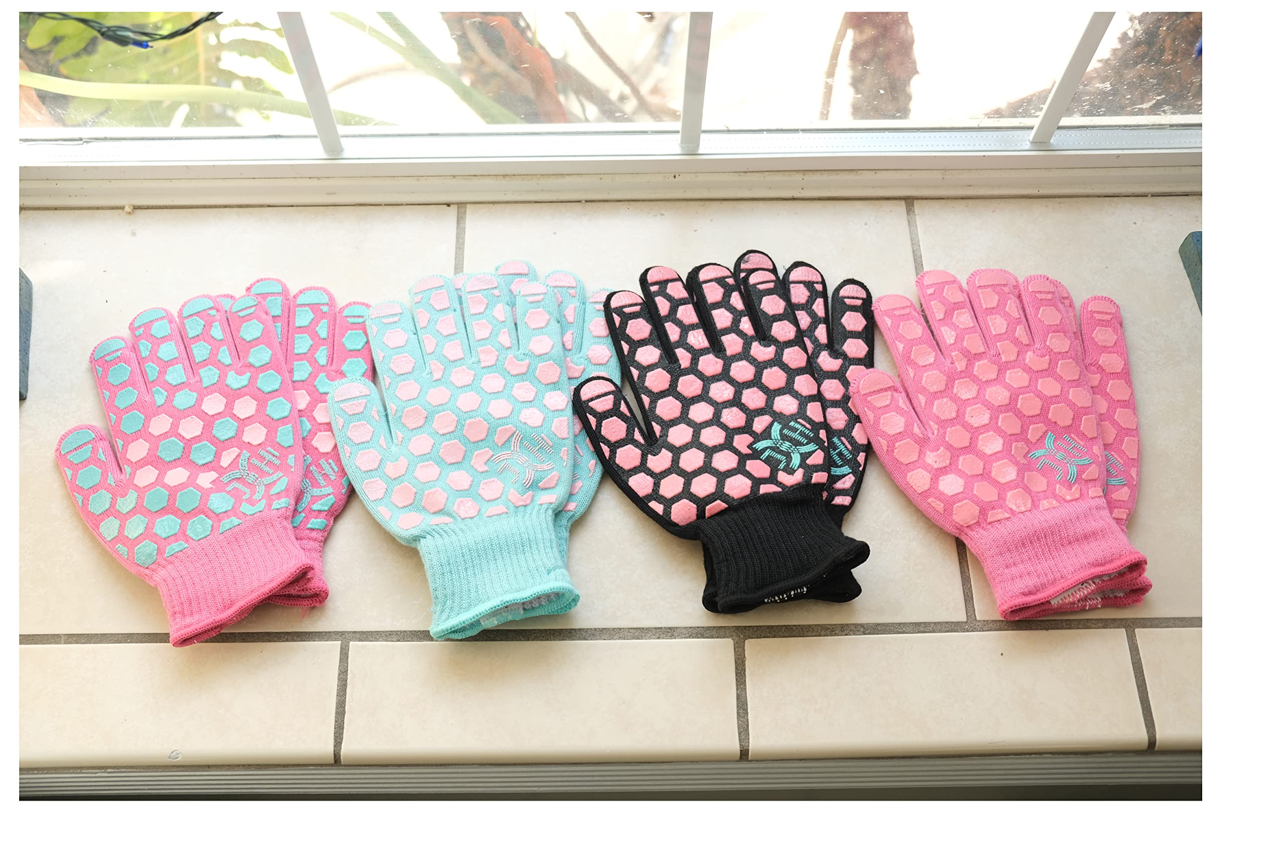 Heat Resistant Oven Gloves - EN407 Certified Up to 932°F, Double Layer Silicone Coating for Maximum Protection - Perfect for Baking, Cooking, Grilling & Fireplace Use - One Pair (Black with Coral Trim, Universal Women's Size) - Ideal for Home Kitchens, BBQ Parties & Camping