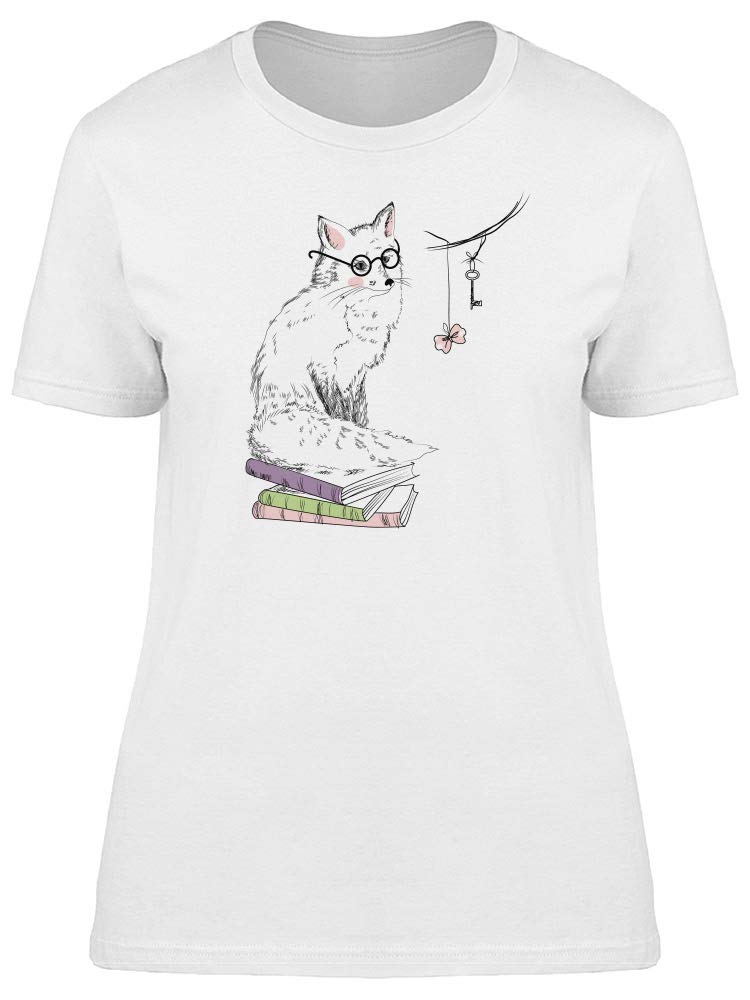 Fox Sitting on Books Graphic T-Shirt for Women - Cute & Comfortable Casual Tee for Book Lovers, Reading Enthusiasts & Animal Fans - Perfect for Library Visits, Coffee Dates & Relaxing at Home