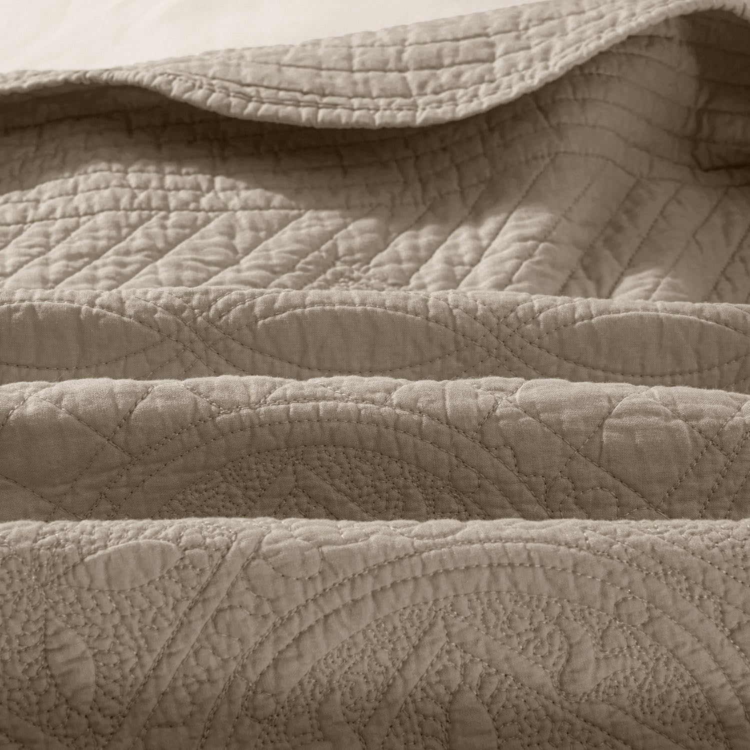 Luxury Calla Angel Sage Garden 100% Pure Cotton Matelasse Quilt Queen Size in Coffee Brown - Perfect for Bedroom Decor, Guest Room & Cozy Home Styling