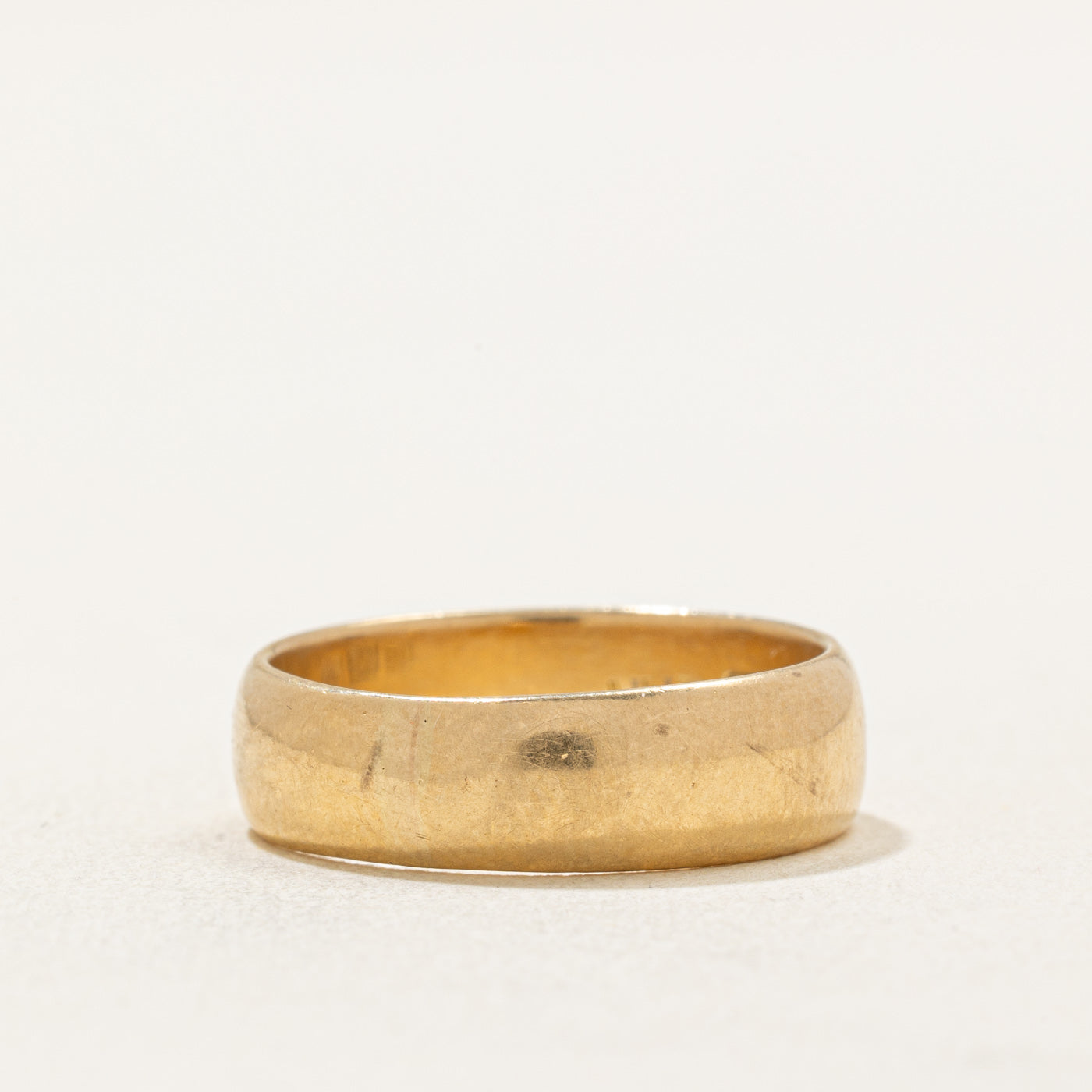 18K Yellow Gold Wedding Band Ring for Women - 5.35mm Wide, Size 6 - Classic Comfort Fit Wedding Ring for Brides, Anniversary, Engagement - Perfect for Everyday Wear & Special Occasions