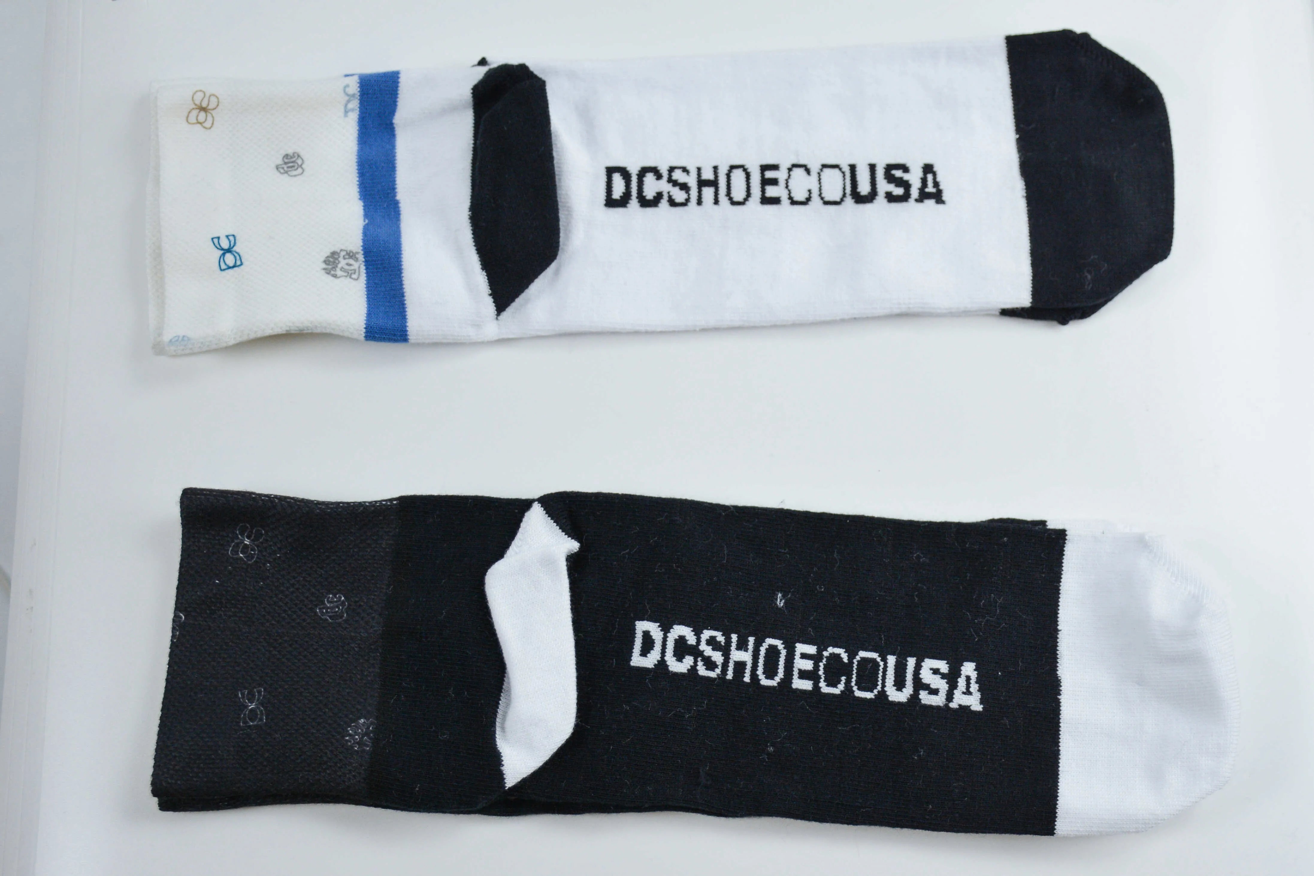 DC Wild Mid Crew Socks Pack of 2 Pairs - Comfortable Athletic Socks for Men & Women - Perfect for Running, Gym & Casual Wear