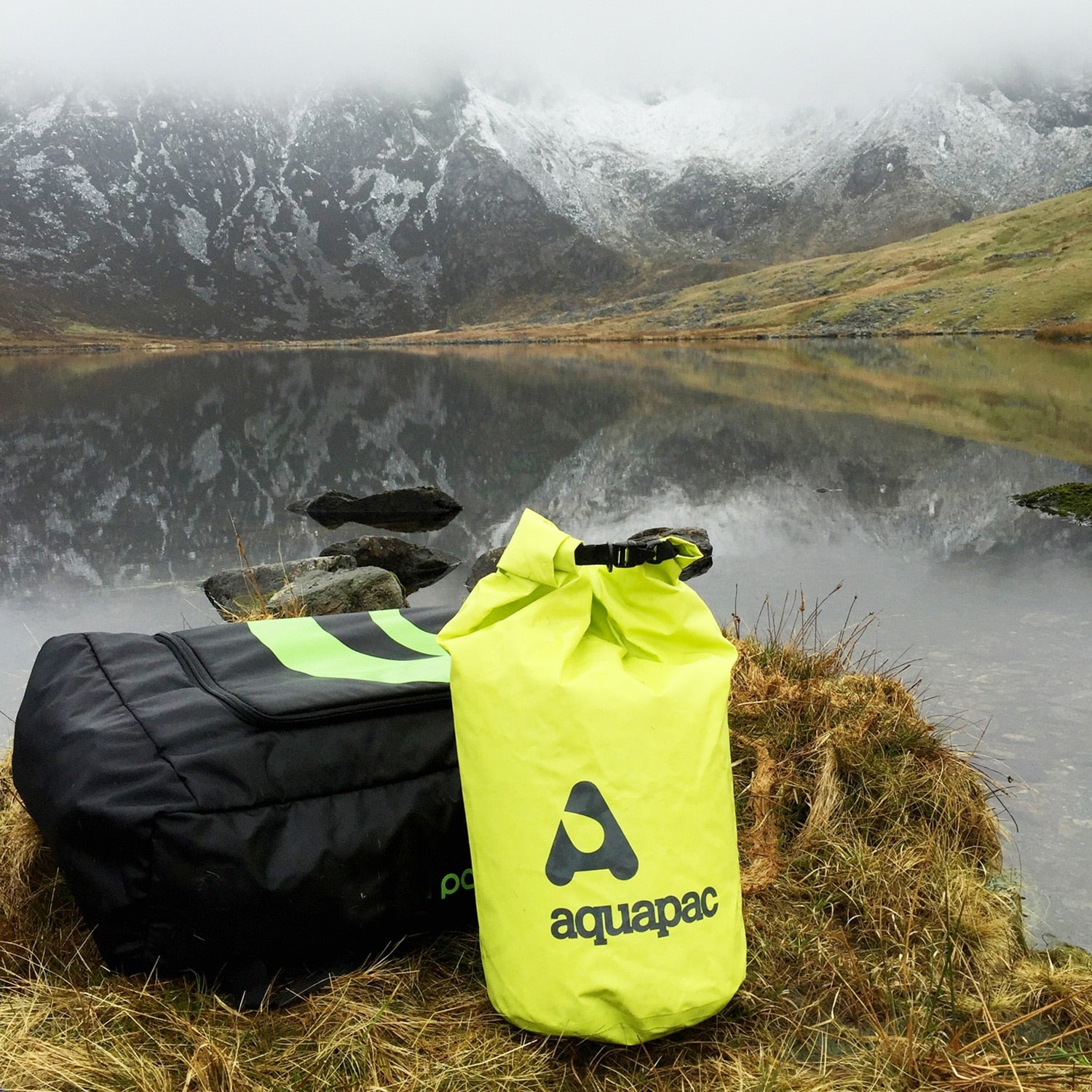 Aquapac Waterproof Dry Bag 15L - Lightweight & Durable for Kayaking, Camping, Hiking & Beach Trips