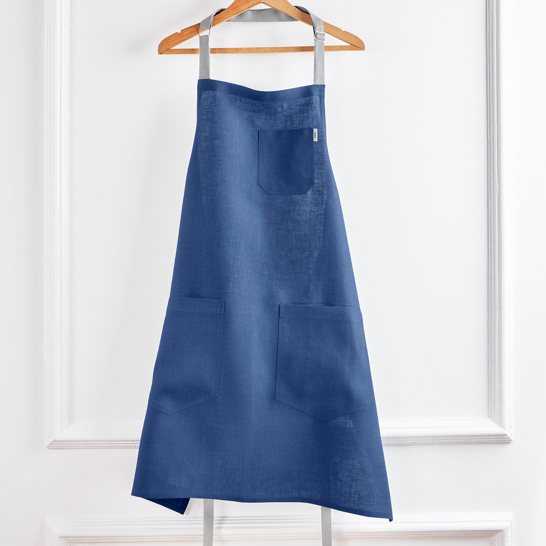Premium Linen Bib Apron for Cooking, Baking & Grilling - Durable & Stylish Kitchen Apron for Chefs & Home Cooks - Perfect for BBQ, Baking & Crafting