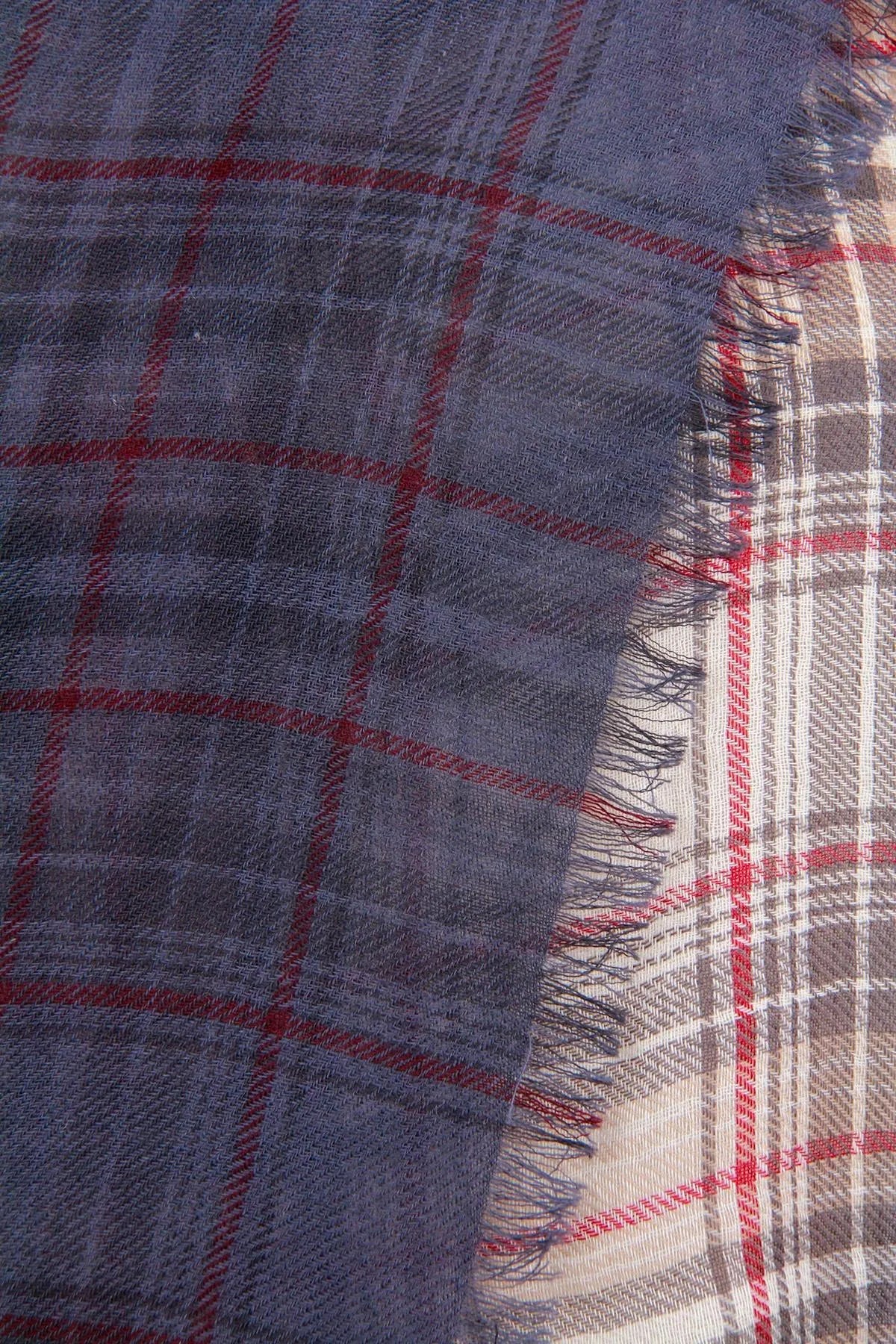 Queens Plaid Ombre Scarf - Soft Winter Fashion Accessory for Women, Stylish Wrap Shawl for Fall & Christmas Outfits, Perfect Gift for Her