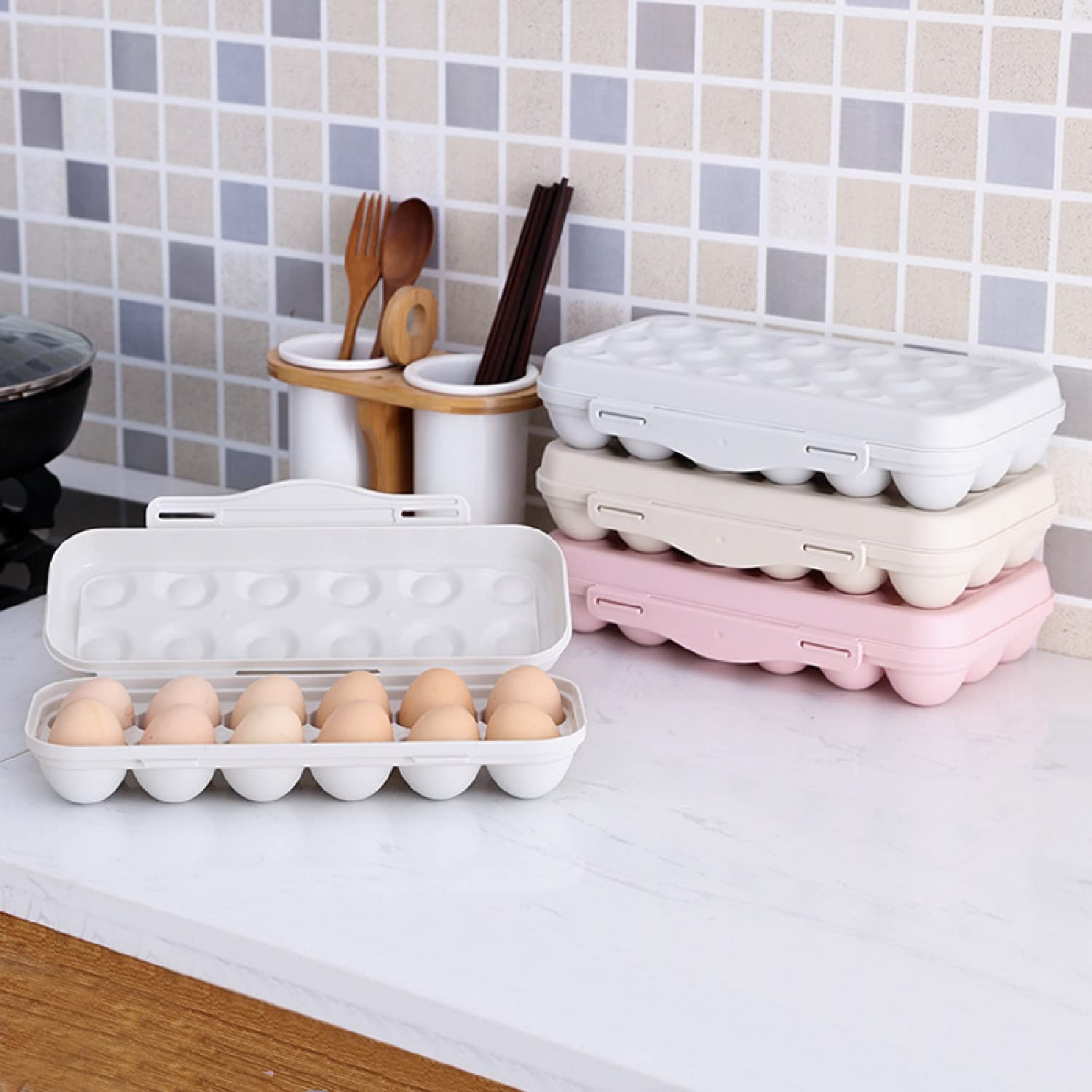 ARQIVO 18-Grid Plastic Egg Holder with Lid - Reusable Kitchen Egg Storage Container Organizer for Refrigerator, Pantry, Restaurant & Home Use (Cream)
