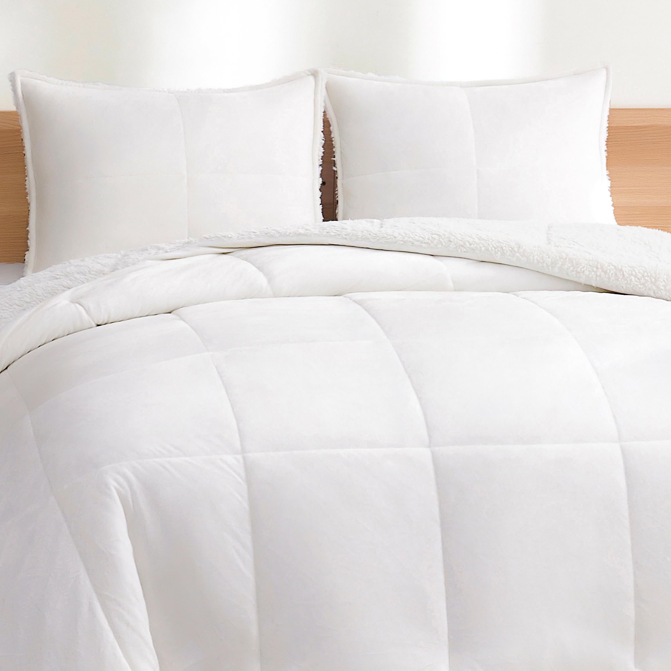 UGG Blissful Reversible Full/Queen Comforter Set - 2 Pillow Shams, Plush Fluffy White Snow Down Alternative Bedding | Hypoallergenic, Breathable & Ultra Warm | Perfect for Cozy Winter Nights & Bedroom Decor