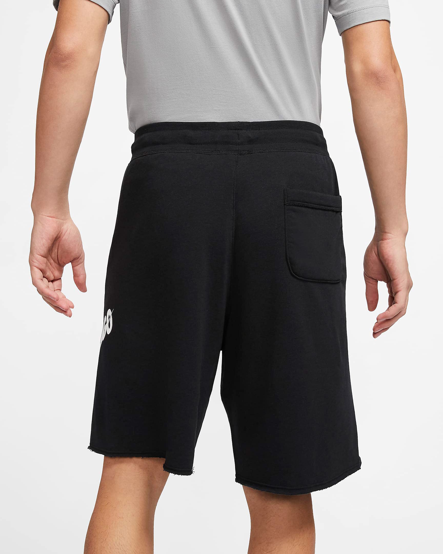 Nike Sportswear Chicago Template Alumni Fleece Men's Active Shorts - Comfortable Athletic Shorts for Running, Gym & Casual Wear - Perfect for Workouts, Basketball & Lounge