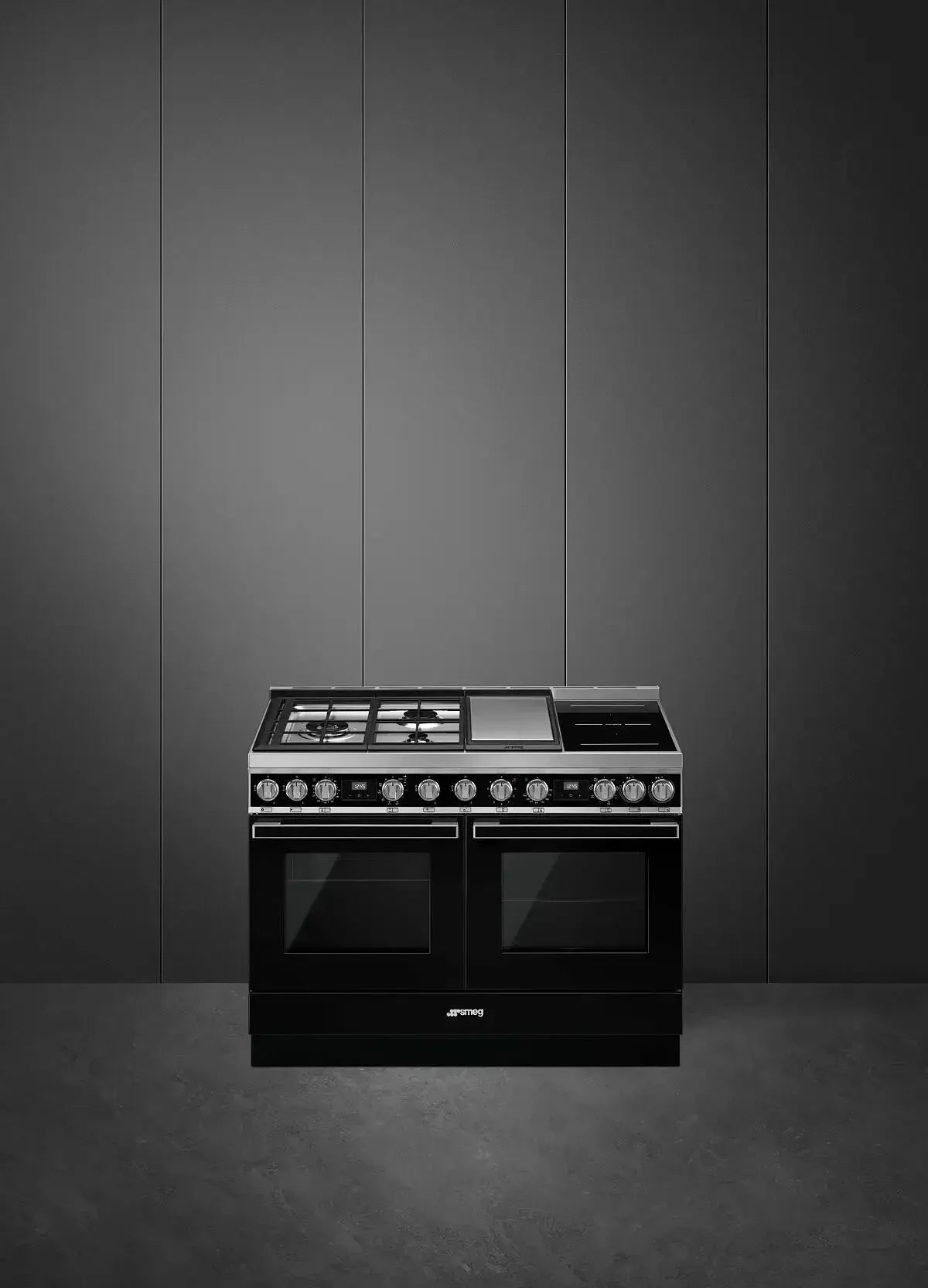 Smeg 120cm Portofino Multifuel Pyrolytic Freestanding Cooker in Black - Premium Kitchen Appliance for Modern Homes | Perfect for Baking, Roasting & Entertaining