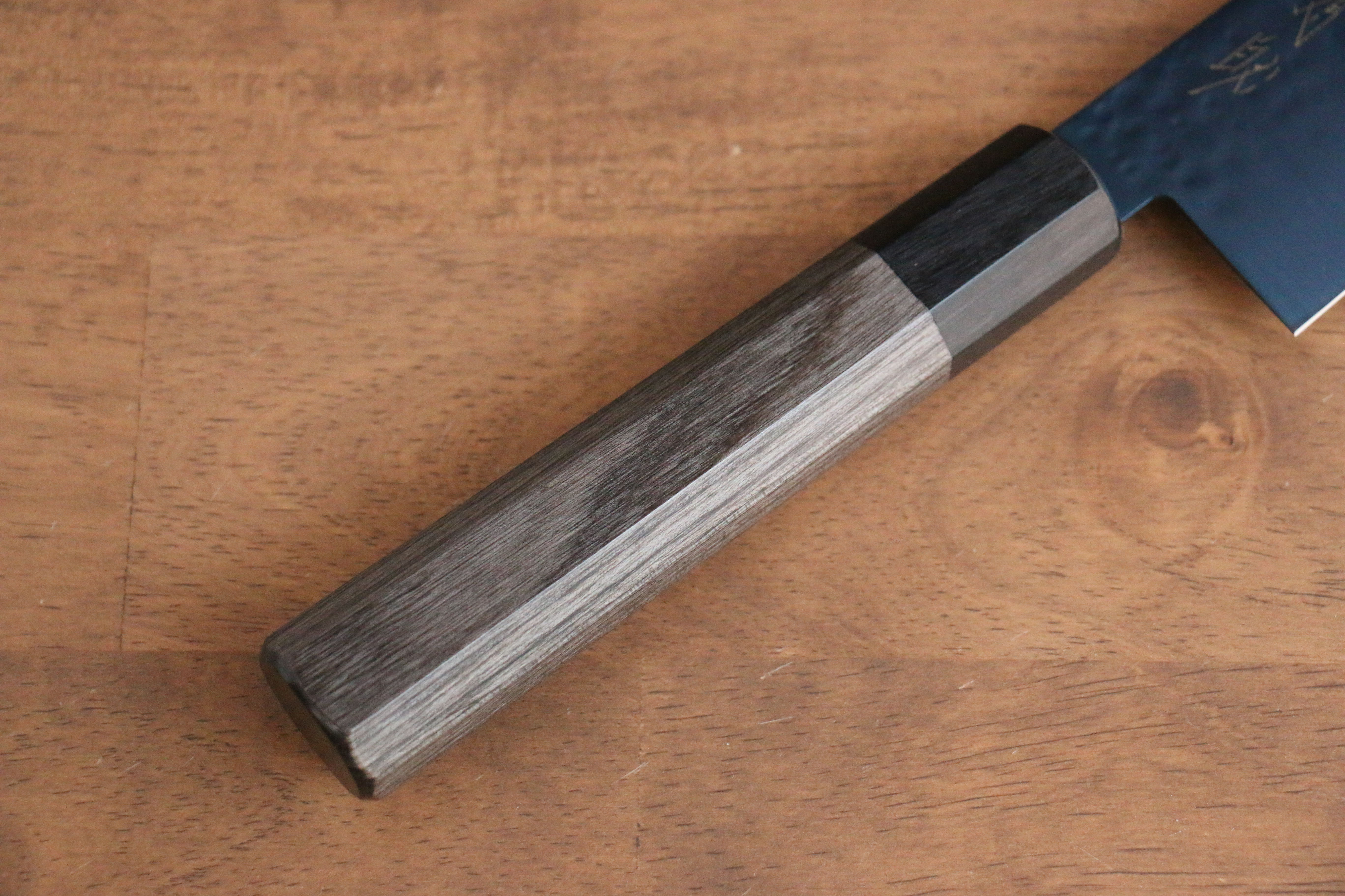 Premium Seisuke SK 85 Santoku Knife 180mm - Japanese Hammered Blade with Ion Plating & Gray Pakka Wood Handle - Ideal for Slicing, Dicing, and Chopping Vegetables, Meat, and Fish - Perfect for Home Chefs and Professional Kitchens