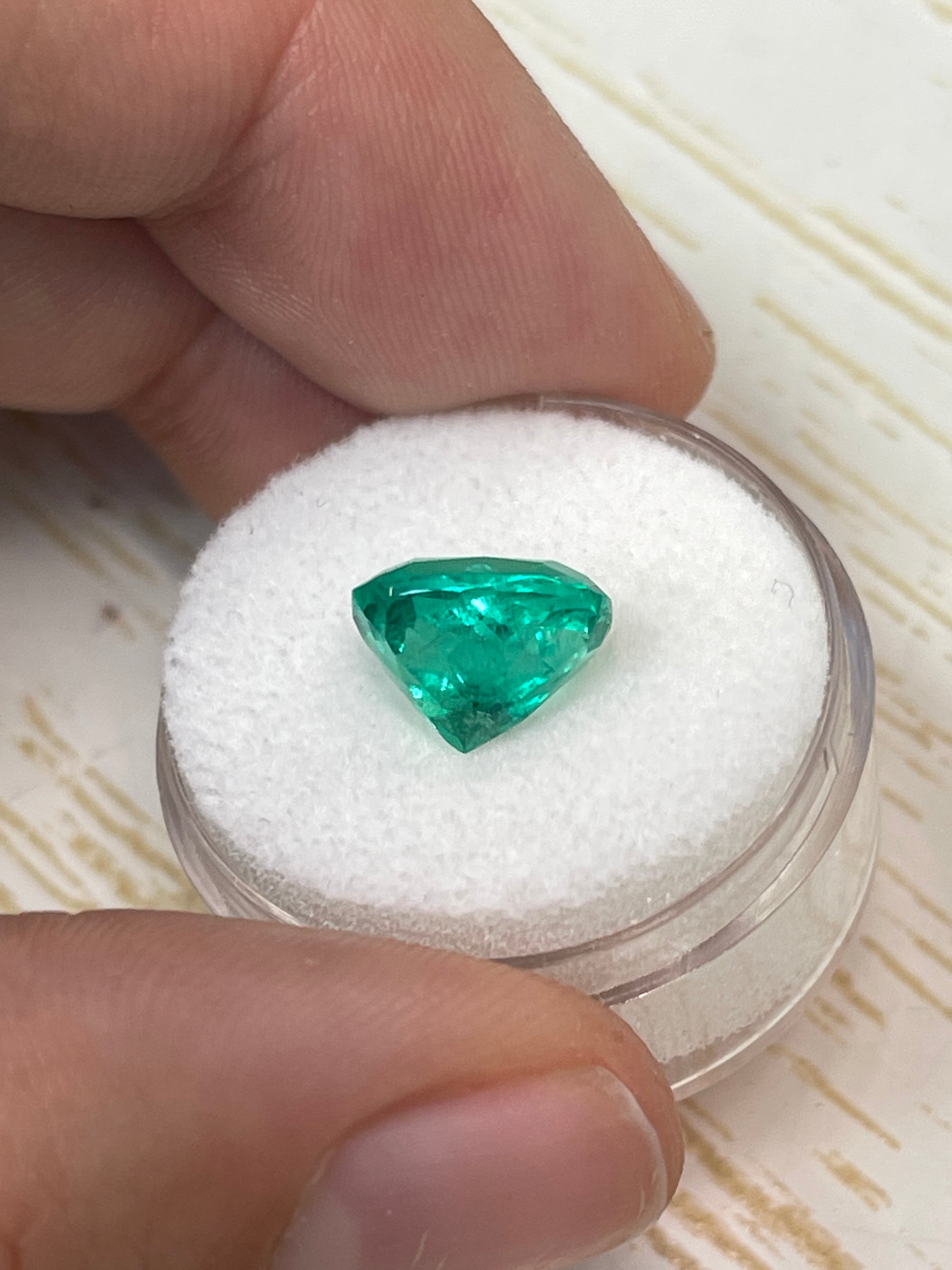 3.84 Carat Natural Colombian Emerald Loose Gemstone - 10.4x9mm Cushion Cut, Intense Medium Green Color - Perfect for Jewelry Making, Engagement Rings & Luxury Gifts