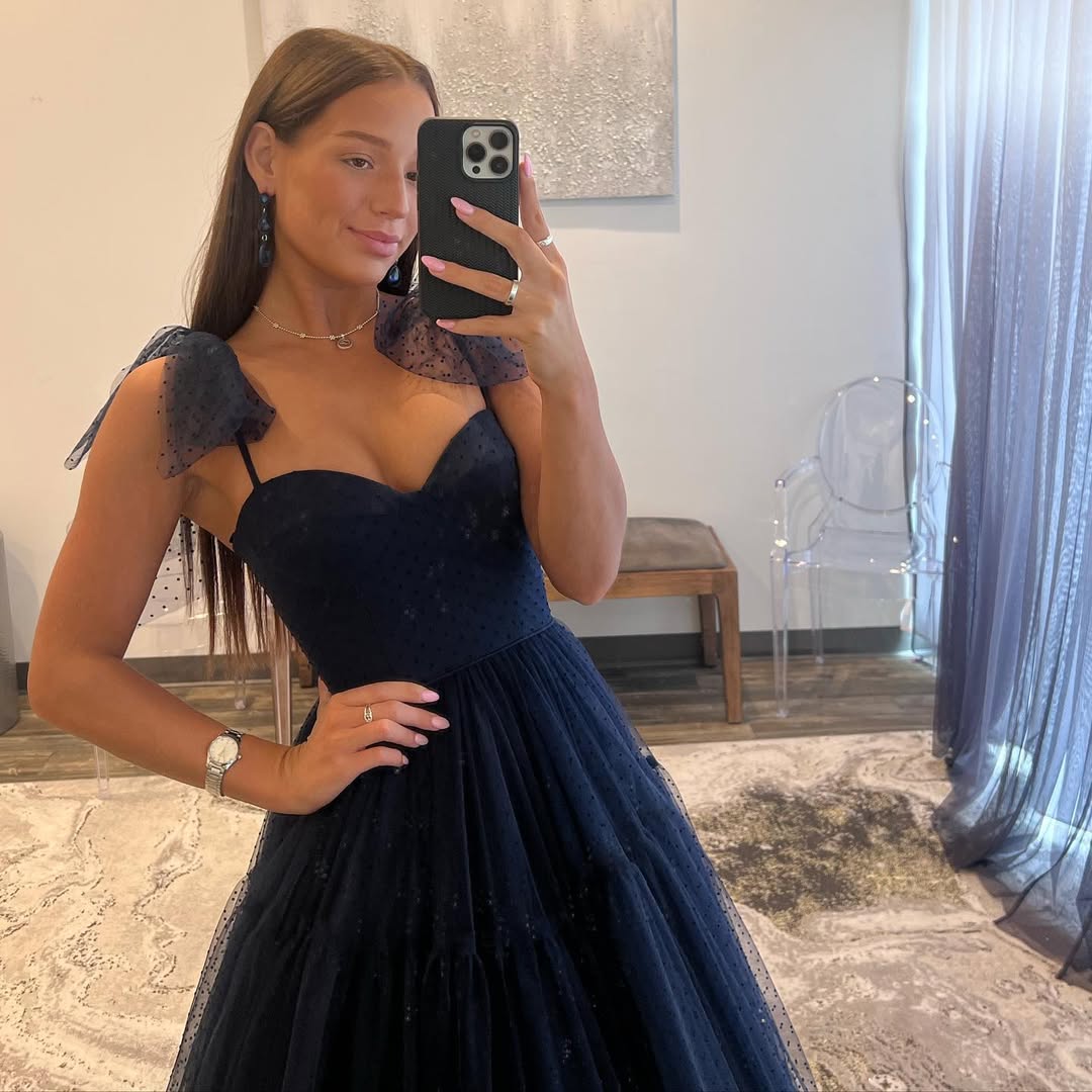 Elegant A-Line Navy Blue Tulle Long Prom Dress for Formal Evening Events - Perfect for Homecoming, Dances & Special Occasions - Style J5549