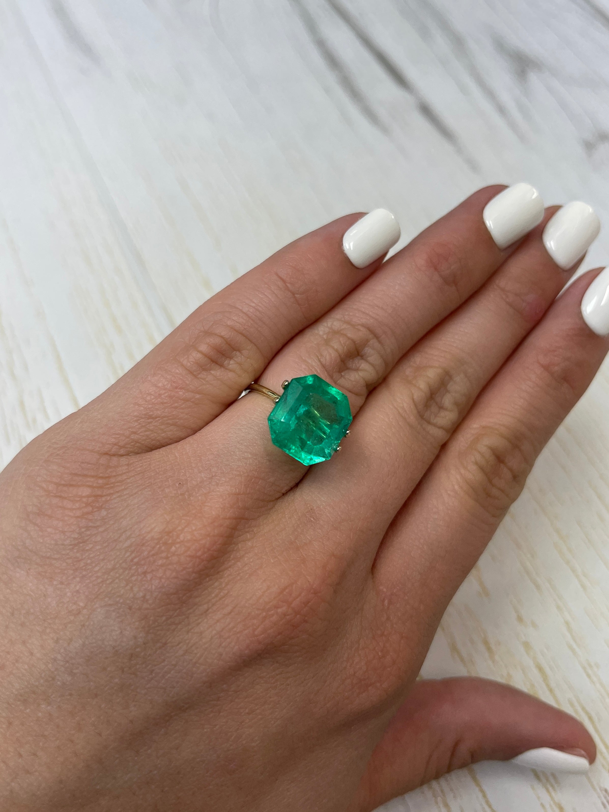 10.09 Carat GIA Certified Vivid Muzo Colombian Emerald - Loose Asscher Cut Gemstone 14x13mm for Jewelry Making & Engagement Rings