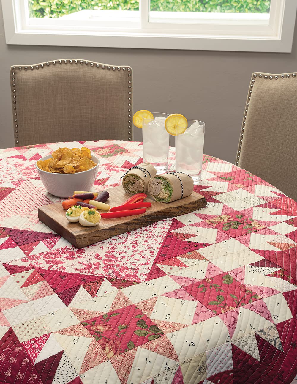 Scrappy Quilts & Mini Pillows - 11 Quilt Designs for Home Decor