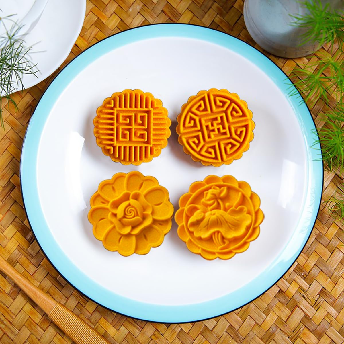 63g & 75g Mooncake Mold Press with 12 Floral Stamps - Premium DIY Moon Cake Maker for Mid-Autumn Festival, Hand Press Cookie Mould for Homemade Desserts - Perfect for Holiday Baking, Family Gatherings & Gift Making