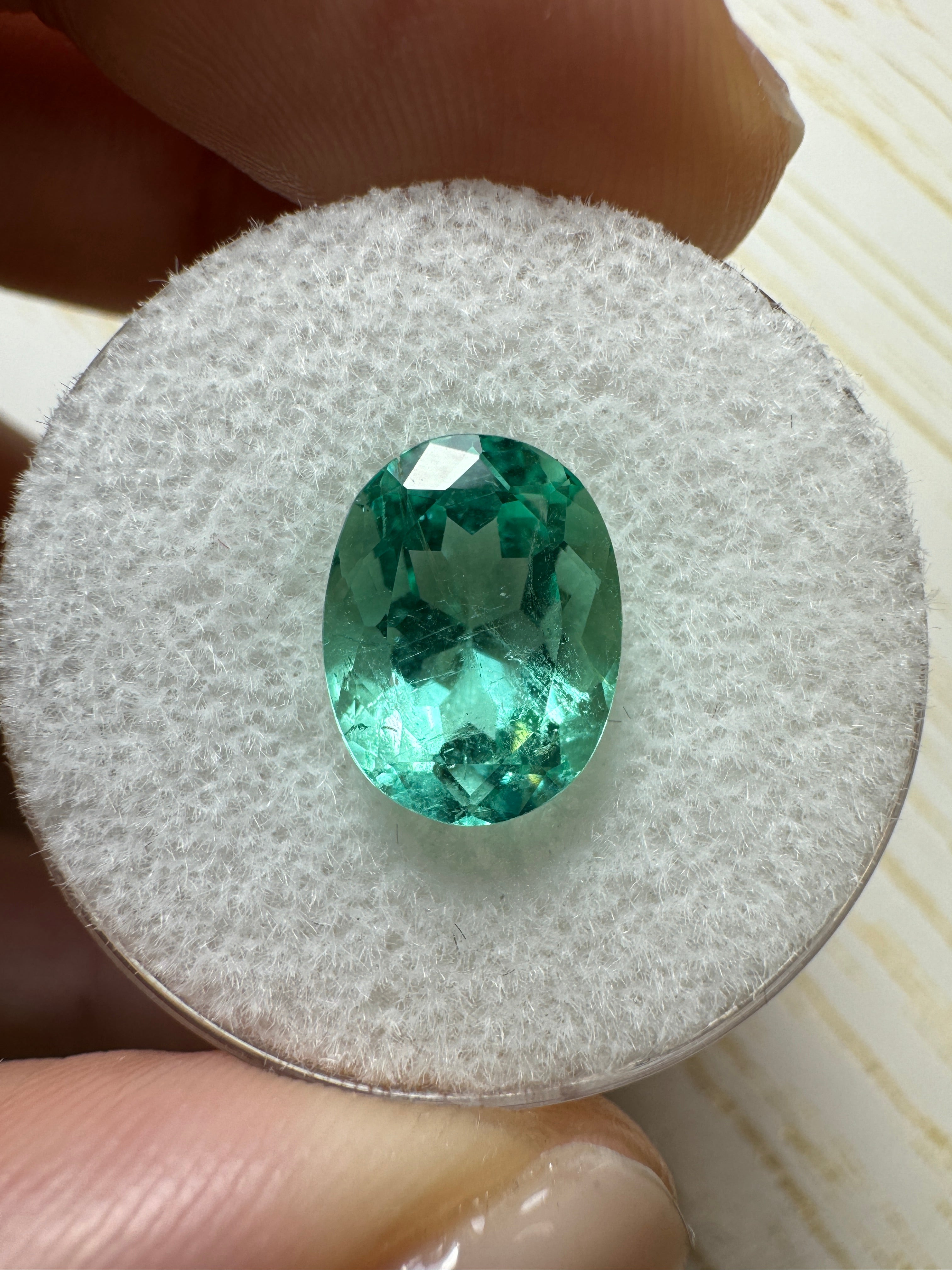 2.81 Carat VVS Seafoam Green Loose Colombian Emerald Oval Cut Gemstone - Perfect for Engagement Rings, Fine Jewelry & Collector's Pieces