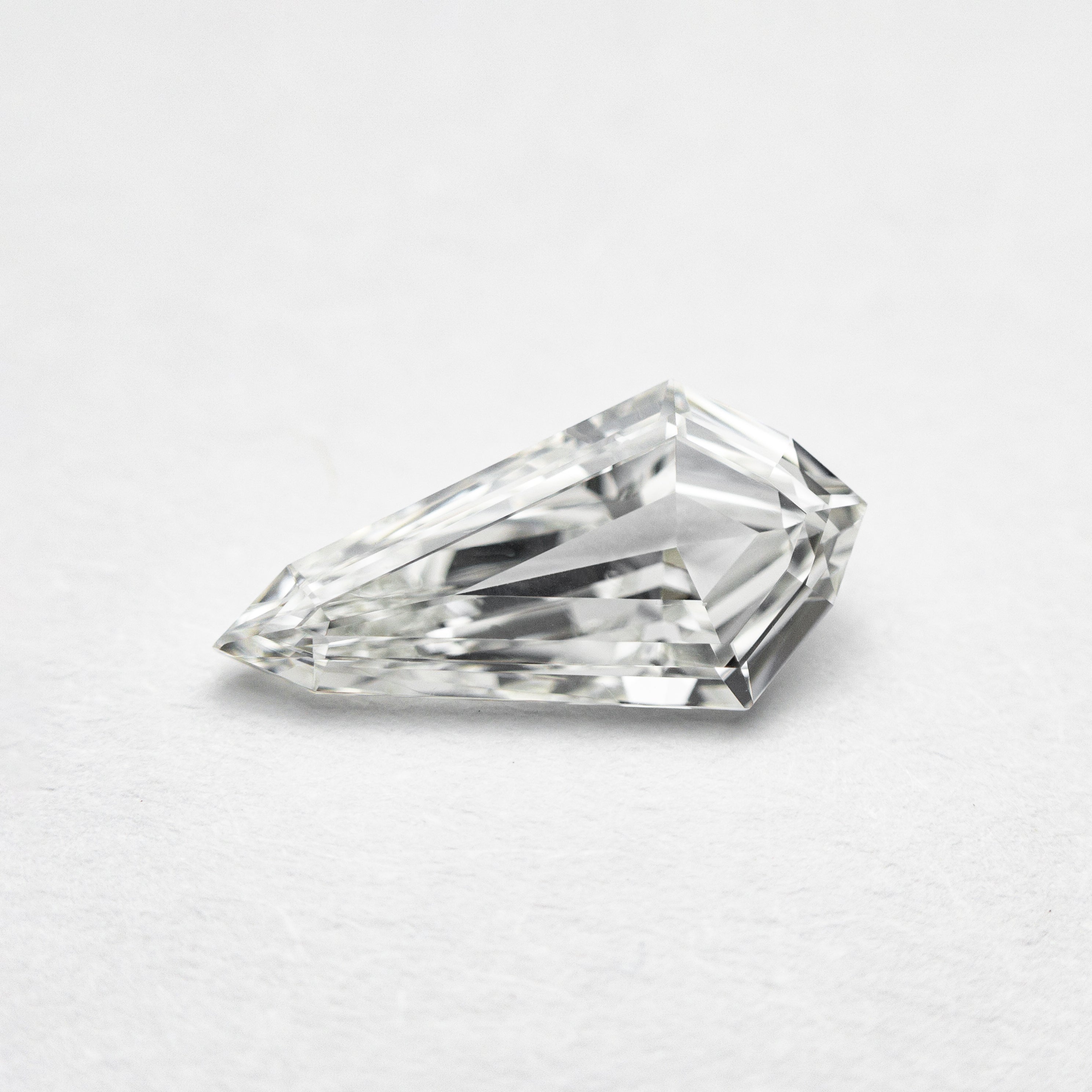 0.70ct VS2 G Kite Step Cut Diamond - 10.00x5.10x2.21mm - Perfect for Engagement Rings & Unique Jewelry Designs