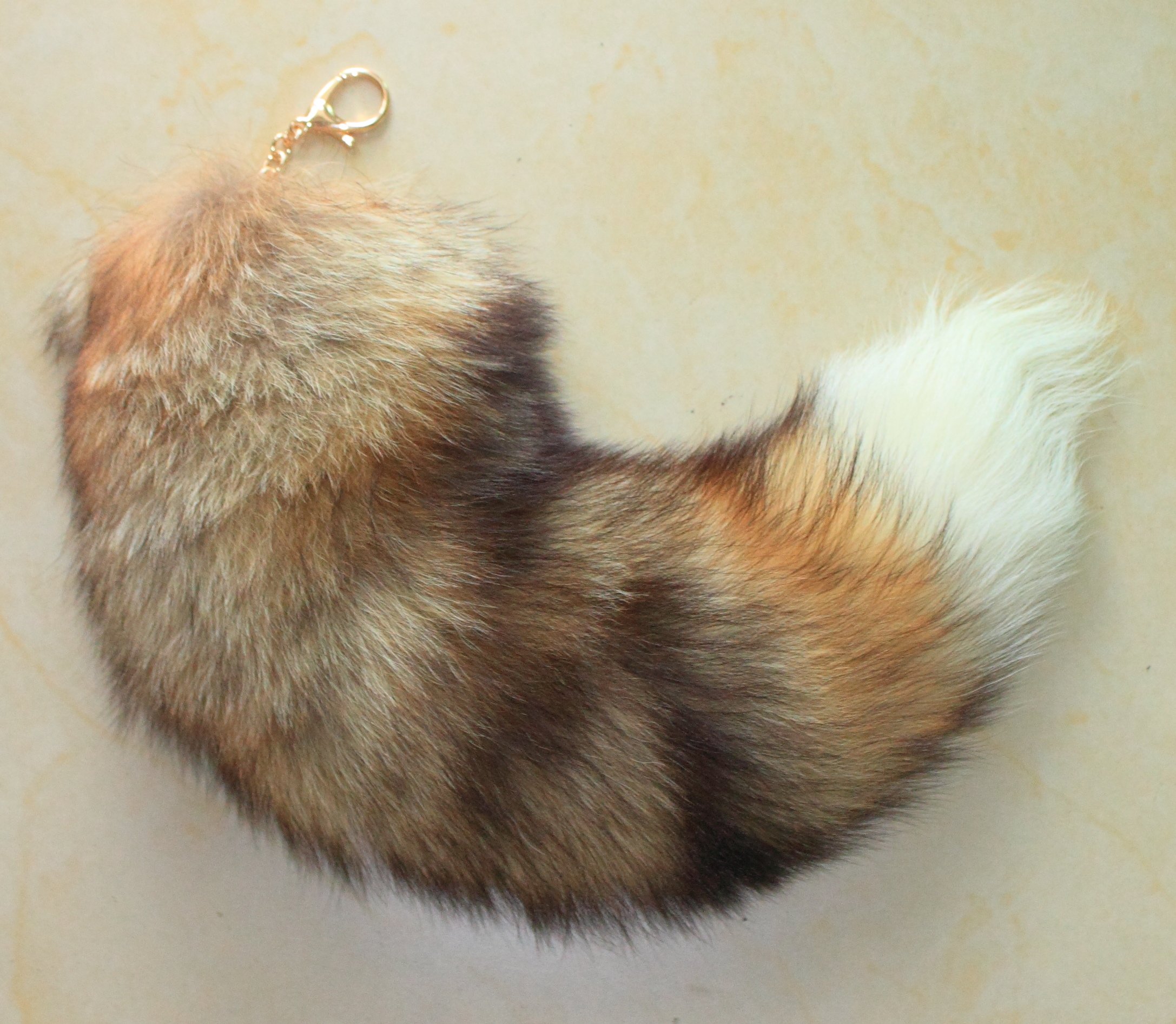 Fosrion 15-16 Inch Real Fox Fur Tail Keychain - Natural Swift Fox Vulpes Velox Fur Handbag Accessory, Cosplay Tassel for Purse & Backpack (Wildlife Inspired Fashion Accessory) | Perfect for Boho Style, Festival Outfits & Costume Parties