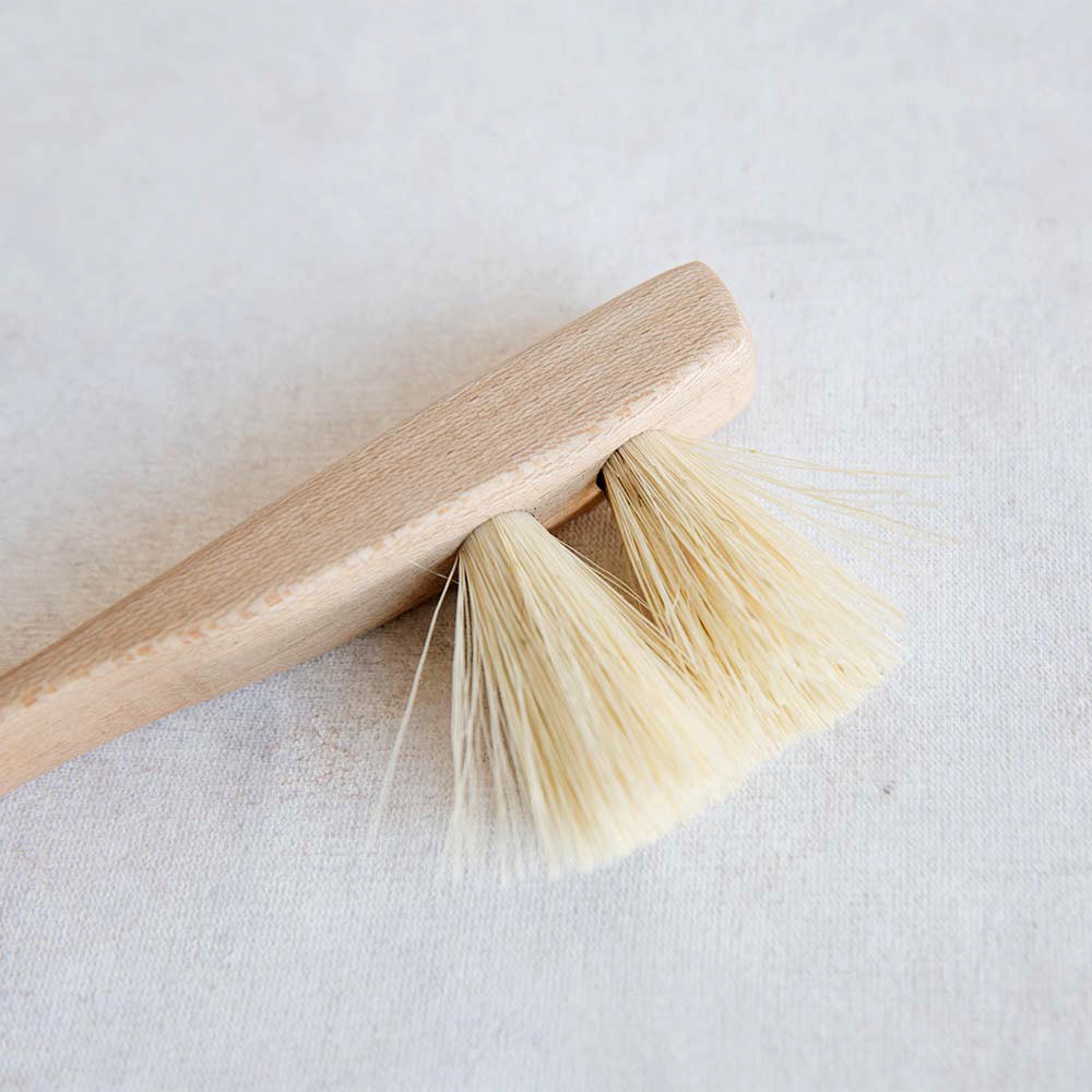MT0958 Small Wooden Counter Brush - Natural Wood Handle for Kitchen, Bar, and Restaurant Cleaning - Perfect for Countertops, Tables, and Hard Surfaces