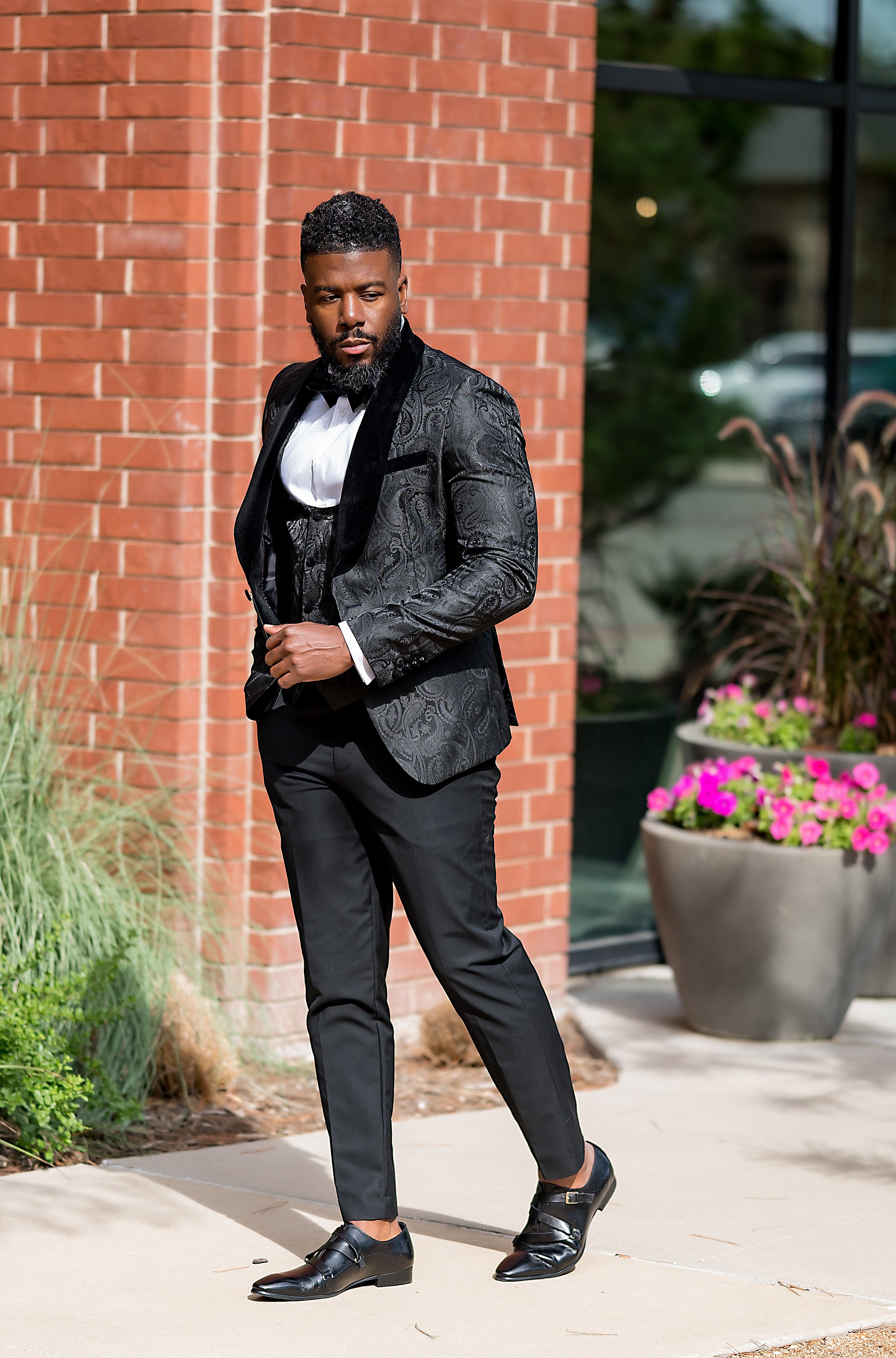Black Paisley Velvet 3-Piece Tuxedo Set for Men - Formal Suit for Weddings, Prom & Special Occasions