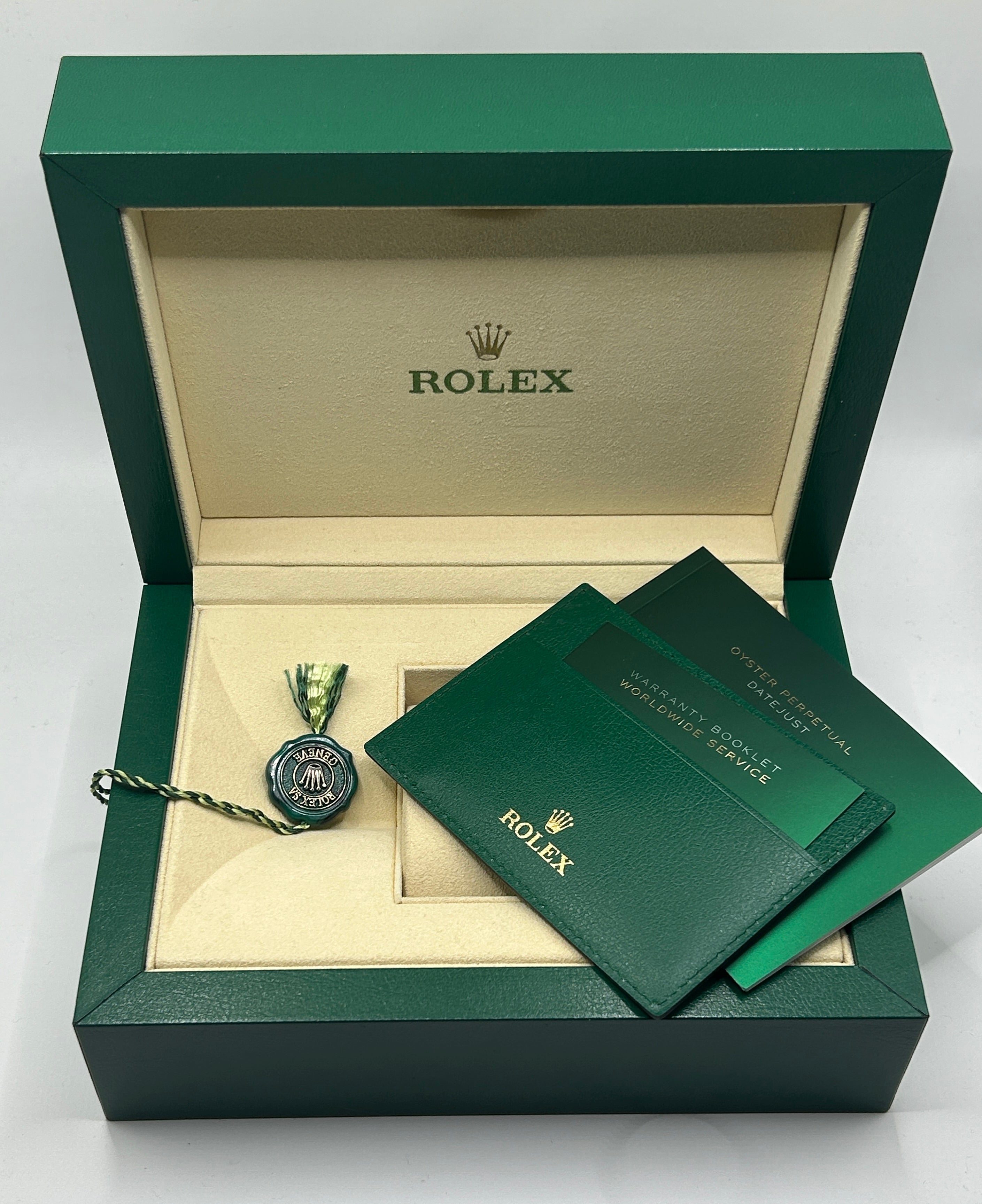 Rolex Sky-Dweller 336238 42mm Yellow Gold Watch with Black Dial & Oysterflex Bracelet - Luxury Timepiece for Business Travel & Special Occasions
