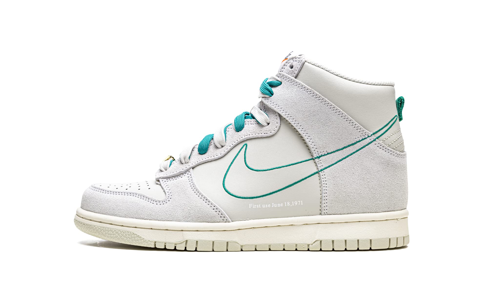 Nike Dunk High SE First Use Sail Grade School Sneakers DD0733-001 - Stylish Basketball Shoes for Kids, Perfect for School, Sports & Casual Wear