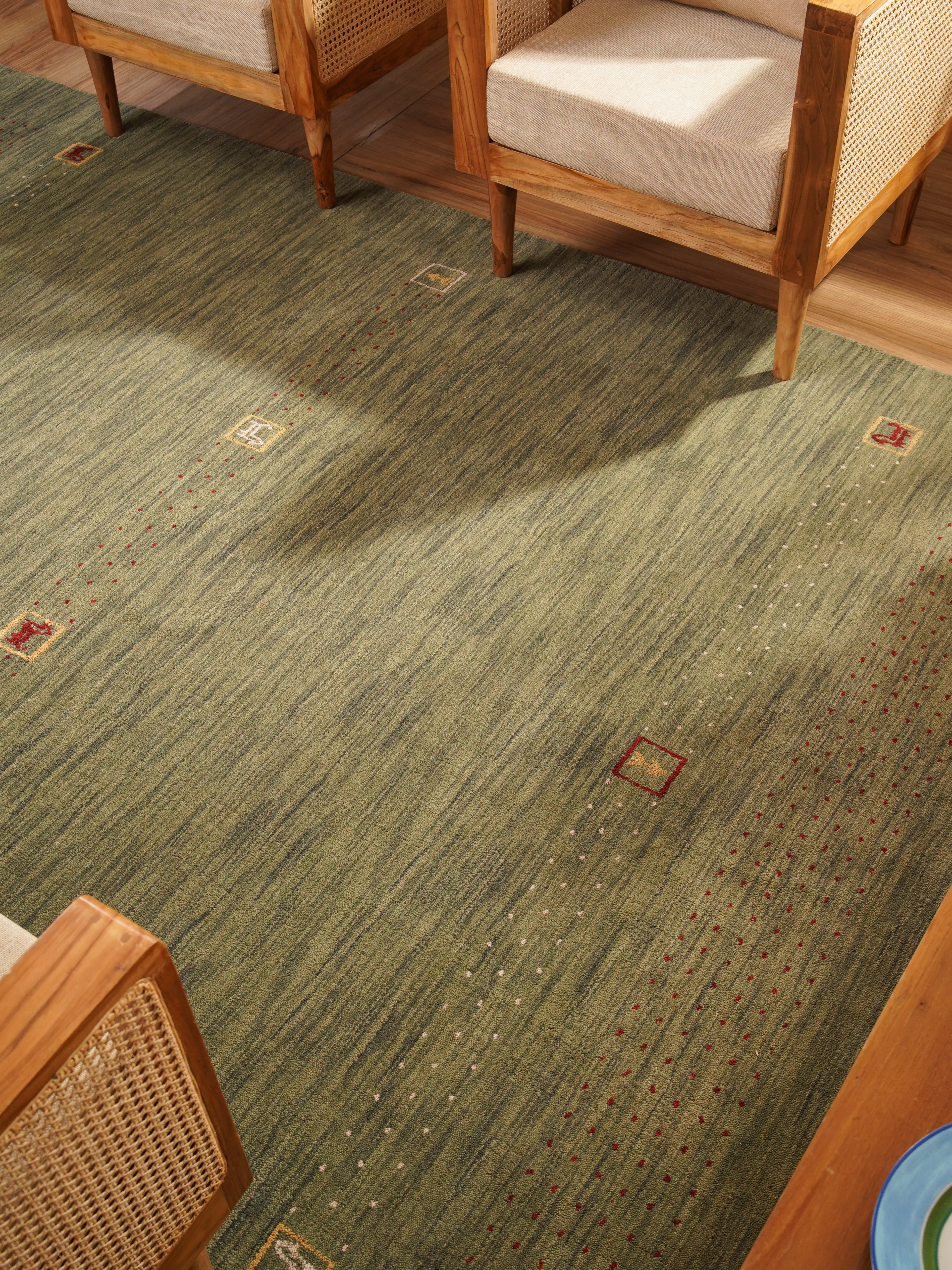 Premium Hand-Knotted Wool Rug by Hobart – Soft & Durable for Living Room, Bedroom, or Office Decor