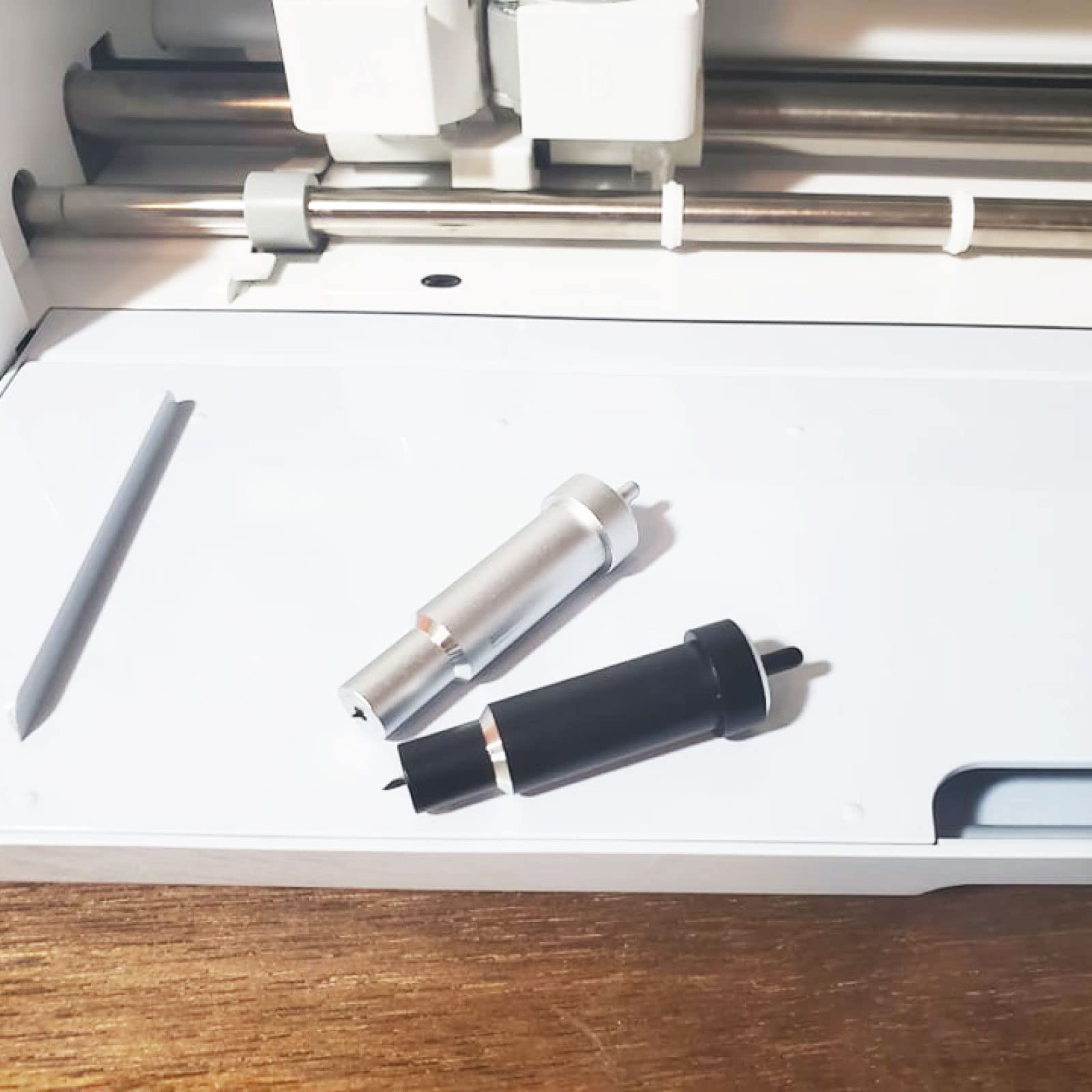 Cricut Deep Cut Blade + Housing for Explore/Maker - M3 Alloy Steel Standard Size - Perfect for Vinyl, Cardstock & Fabric Cutting - DIY Crafting & Scrapbooking Projects