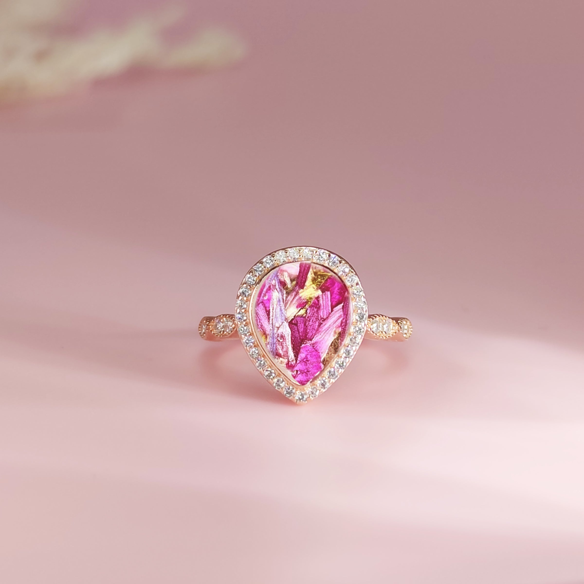 Elegant Teardrop Dried Flower Halo Solid Gold Ring for Weddings, Funerals & Special Occasions - Perfect Bridal Jewelry, Memorial Keepsake or Gift
