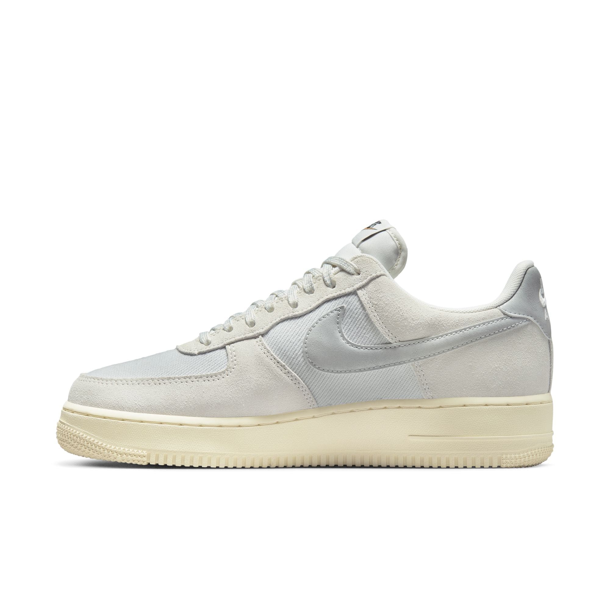 Nike Air Force 1 '07 LV8 Sneakers - Men's/Women's White Leather Basketball Shoes - Perfect for Casual Wear, Street Style & Sneaker Collection