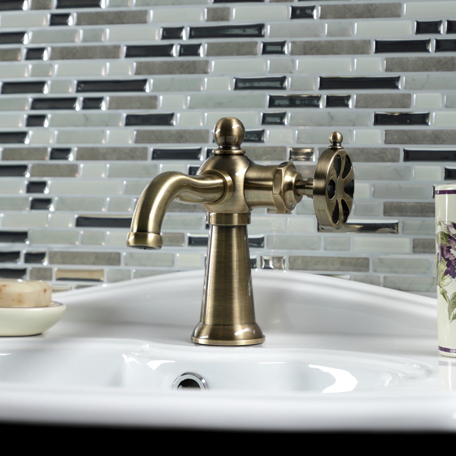 Belknap KS3543RX Single Handle 1-Hole Bathroom Sink Faucet with Push Pop-Up Drain in Antique Brass - Perfect for Vintage Style Bathrooms and Powder Rooms